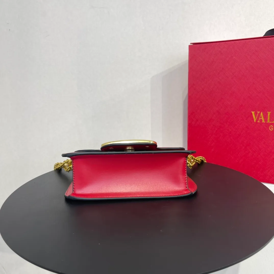 All categories Official website "Brand Women's Bags" Women's Bags 💙 Valentino 2022 Official New Valentino Crossbody Bag Wholesale 58001400 High Quality Size: 20-12-7CM