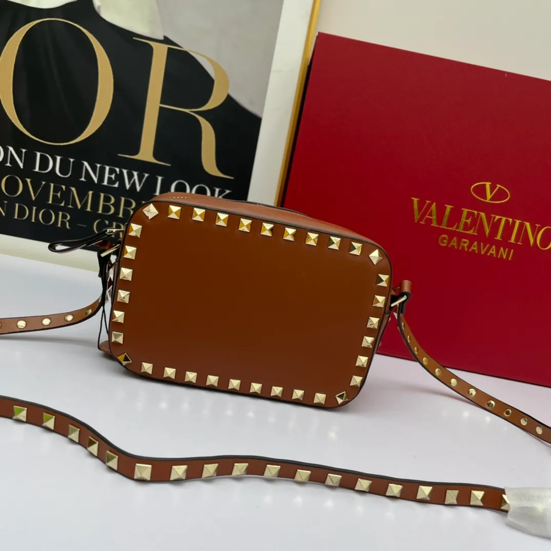 All categories Official website "Brand Women's Bags" Women's Bags 💙 Valentino 2022 Official New Valentino Crossbody Bag Wholesale 58002500 High Quality Size: 18-12-6CM