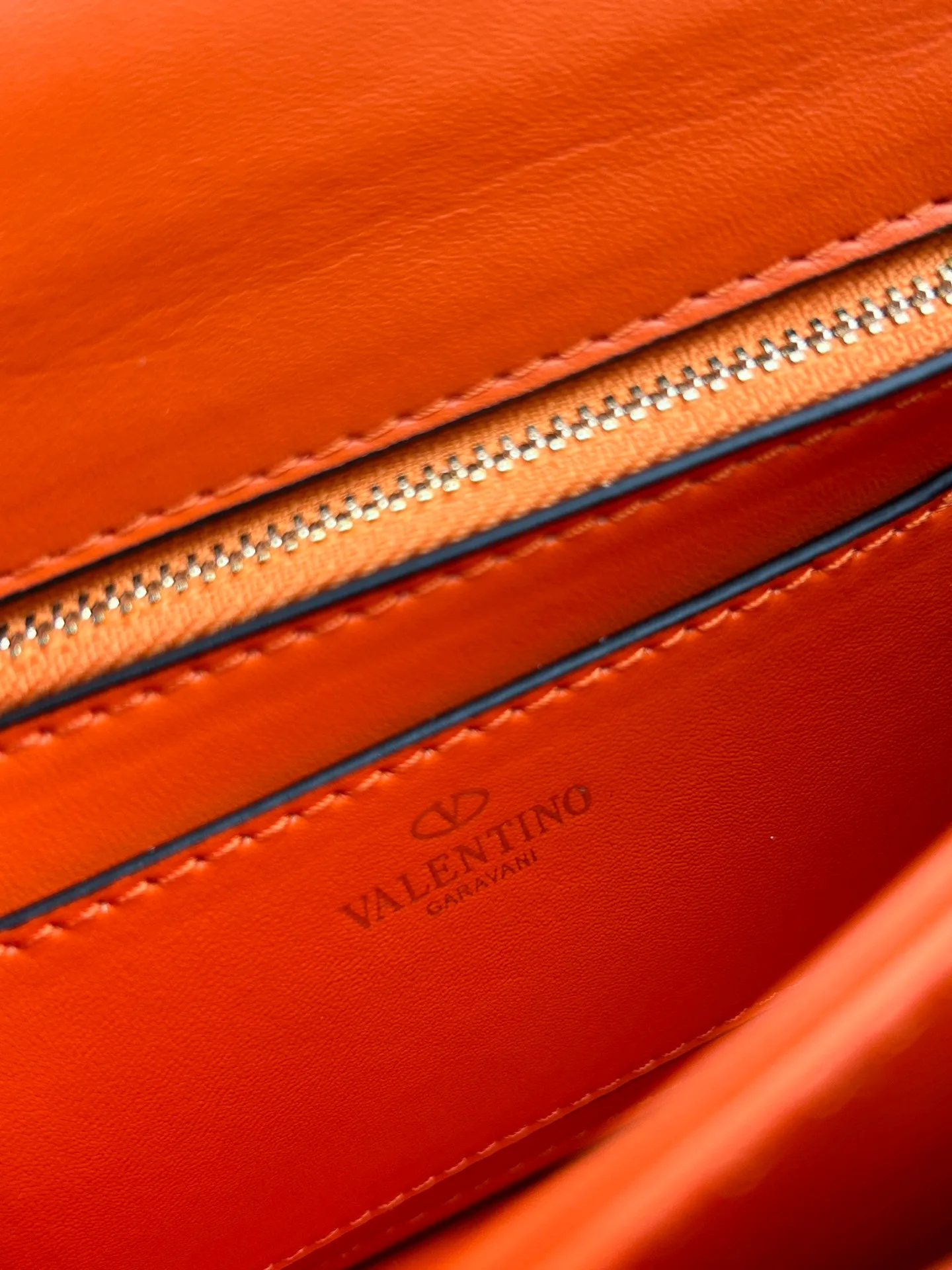 All Categories Official Website "Brand Women's Bags" Women's Bags 💙 Valentino 2025 New VALENTINO Crossbody Bag