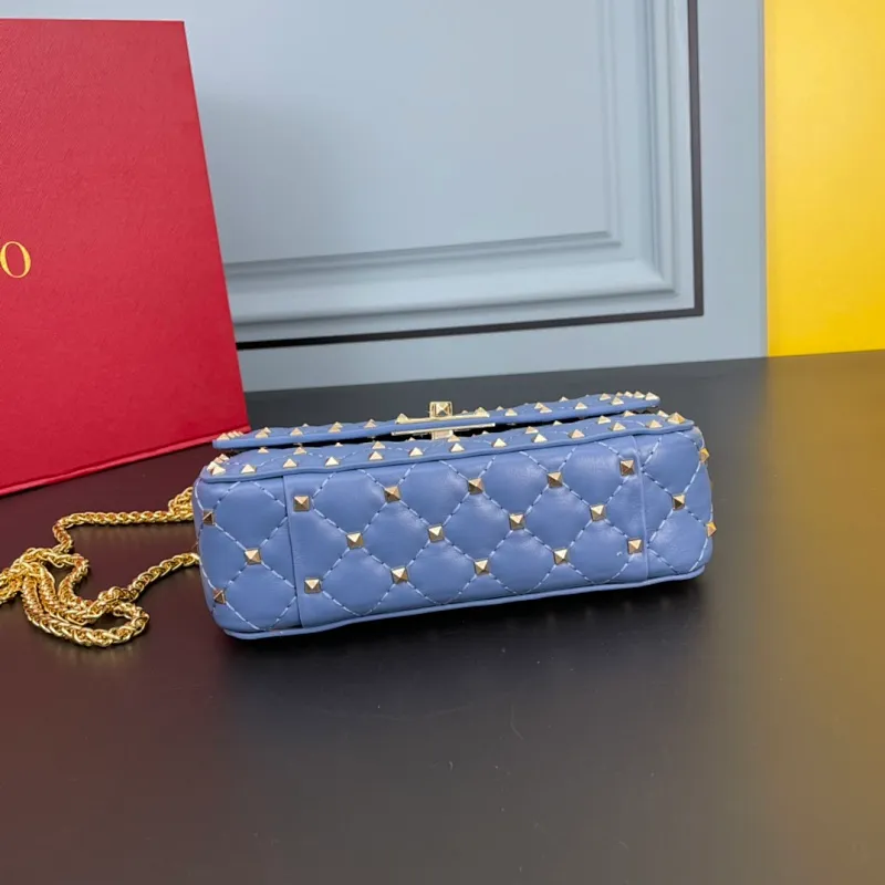 All categories Official website "Brand Women's Bags" Women's Bags 💙 Valentino 2022 Official New Valentino Sheepskin Crossbody Bag Wholesale 58002300 High Quality Size: 20-12-5CM