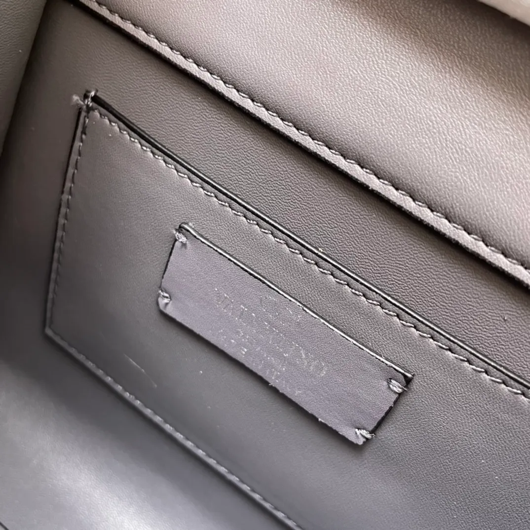 All categories Official website "Brand Women's Bags" Women's Bags 💙 Valentino replica VALENTINO, fine imitation VALENTINO bags, VALENTINO shoulder bags, 2023 official latest version VALENTINO handbags, bag factory, original material, size: 19-13-9CM