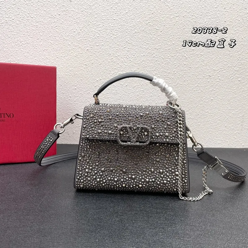 All categories Official website "Brand Women's Bags" Women's Bags 💙 Valentino replica VALENTINO, fine imitation VALENTINO bags, VALENTINO shoulder bags, 2023 official latest version VALENTINO handbags, bag factory, original material, size: 19-13-9CM