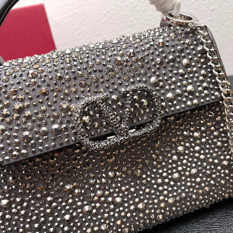 All categories Official website "Brand Women's Bags" Women's Bags 💙 Valentino replica VALENTINO, fine imitation VALENTINO bags, VALENTINO shoulder bags, 2023 official latest version VALENTINO handbags, bag factory, original material, size: 19-13-9CM