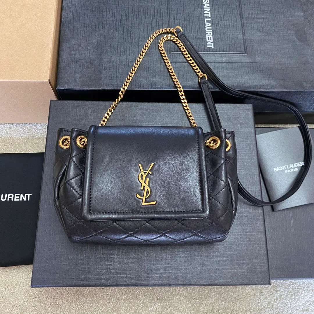 Sheepskin black/gold 🌈YSL new mini nolita shoulder crossbody bag🔥🔥Original imported nappa lambskin, with pull-out chain Versatile chain bag Although the bag is not large in capacity, it can fit everything you use when going out every day👍20220720 Model: 672738 [original leather] Size: 18x13x6cm
