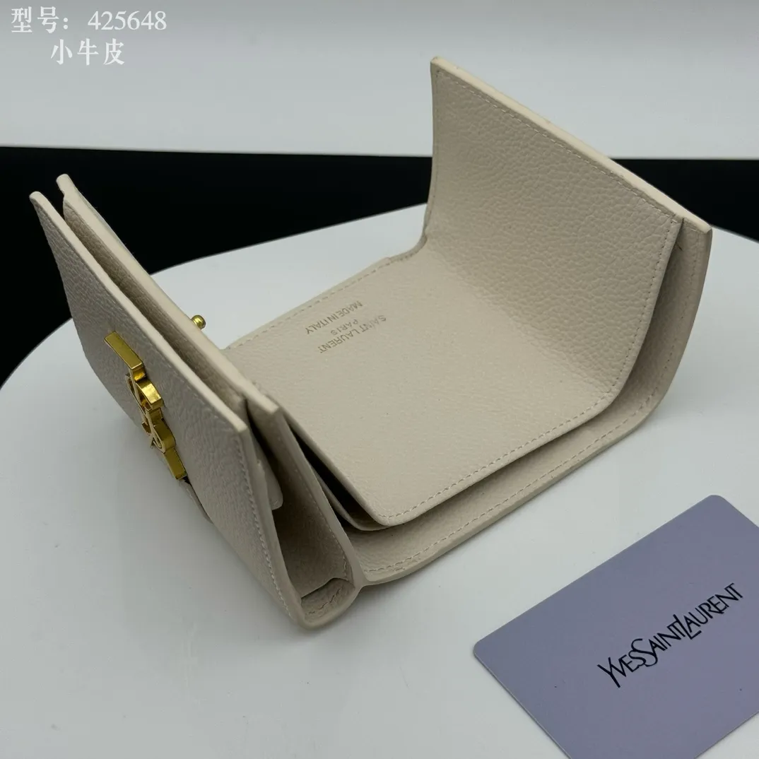 💰170 💎Top quality 💕 Full leather inside and outside "Saint Laurent" YSL 💌 Tri-fold small wallet White leather grain gold Impressive mini wallet with metal YSL logo mounted on the leather ring. Gold Metal Accessories Shutter Button Closer Inside: Wallet 1 Card Slot x 3 Outside: Coin Pocket with Shutter Button x 1, Dimensions: 9.5 X 7 X 3 CM, Style No.: 425648