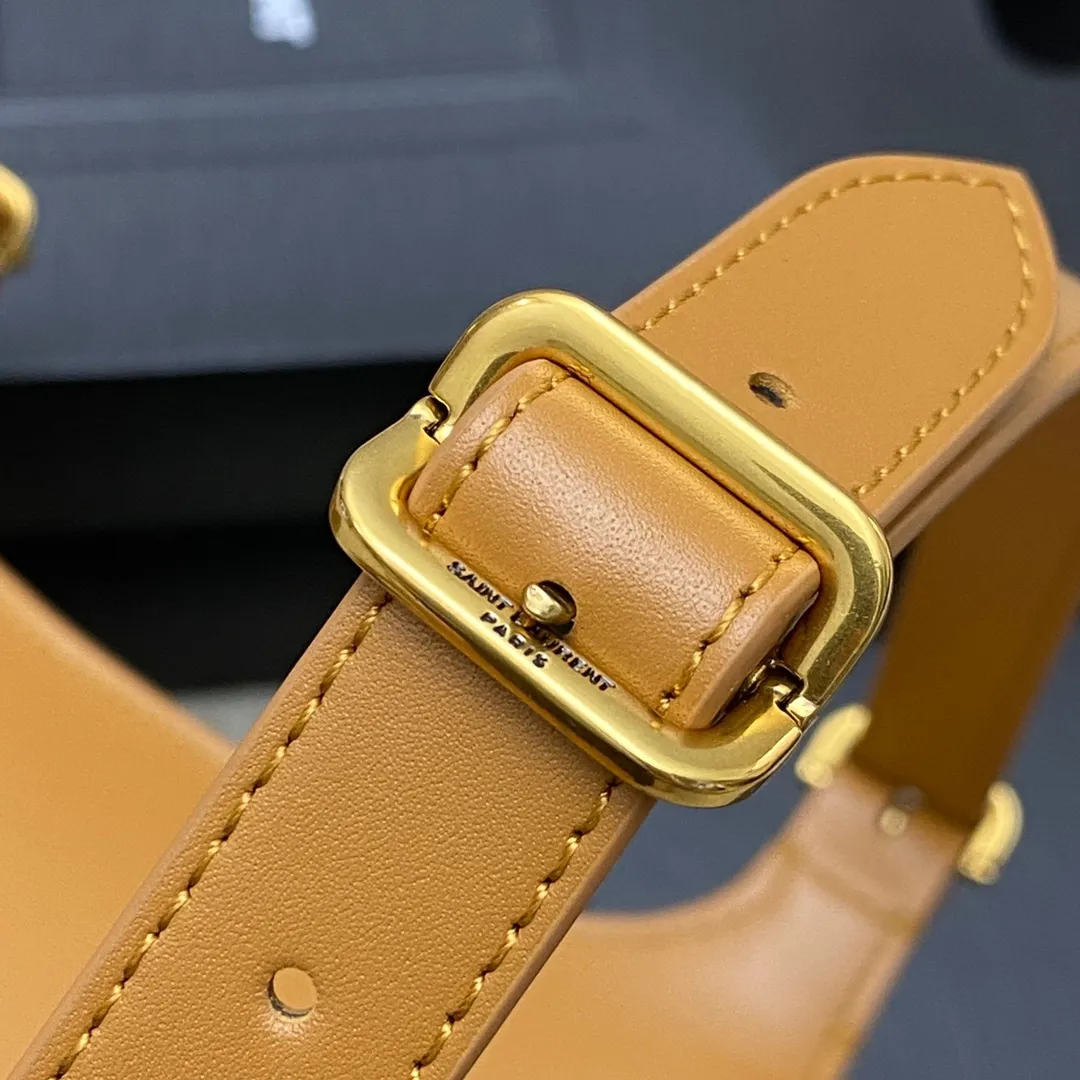 💰1560 brown plain leather/gold 🌈2022 new saddle bag CHARLIE medium smooth leather shoulder bag, CHARLIE medium smooth leather shoulder bag, CHARLIE medium front flap shoulder bag, decorated with metal intertwined YSL letter logo, with side bellows design, adjustable strap with buckle, can be used for shoulder or crossbody 👍20220780 Model: 686742 [original leather] Size: 23x17x4cm