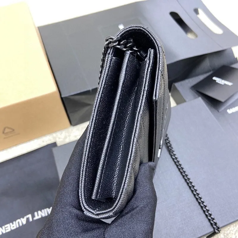 Black ball-grained leather/black buckle 🌈MONOGRAM caviar pattern original leather version envelope bag👍A super practical small bag, the most classic style 👏100% original cowhide with fine handcrafting; customized metal Y family logo highlights personality; flip-top design ensures safety of use; small bag has large capacity, with 20 card slots, two banknote compartments, two central compartments, and an inner zipper bag to hold everything‼ ️20210630 Model: 360452 [original leather] Size: 22.5*14*4cm