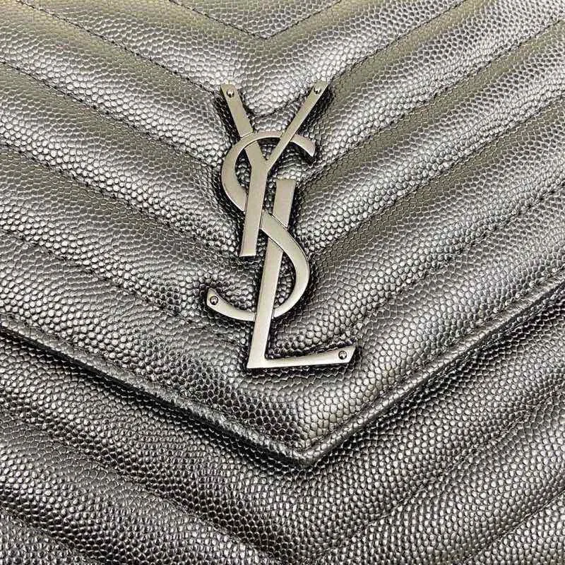 Black ball-grained leather/black buckle 🌈MONOGRAM caviar pattern original leather version envelope bag👍A super practical small bag, the most classic style 👏100% original cowhide with fine handcrafting; customized metal Y family logo highlights personality; flip-top design ensures safety of use; small bag has large capacity, with 20 card slots, two banknote compartments, two central compartments, and an inner zipper bag to hold everything‼ ️20210630 Model: 360452 [original leather] Size: 22.5*14*4cm