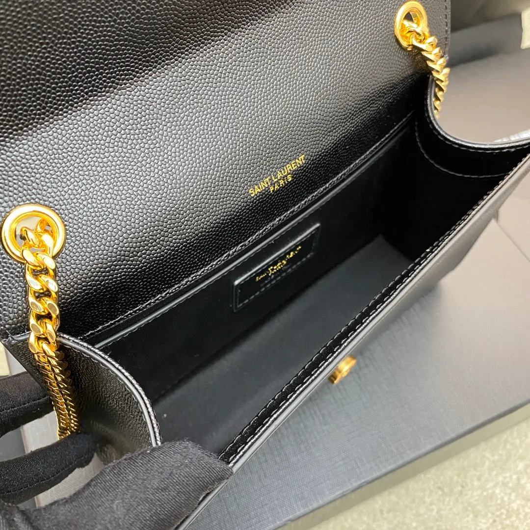 💰1260 black ball pattern/gold buckle 🌈KATE The most classic style and the most practical size. The core design of this series is the Y logo. Mr. Yves Saint Laurent invited poster artist Cassandre to design it. The three letters are superimposed on each other, which is simple and avant-garde. High-quality crocodile pattern cowhide, wear-resistant and scratch-resistant! Definitely a timeless classic! No Y family tassel bag dares to say that they are fashionable👍20210630 Model: 377629 [original leather] Size: 20*12.5*5cm