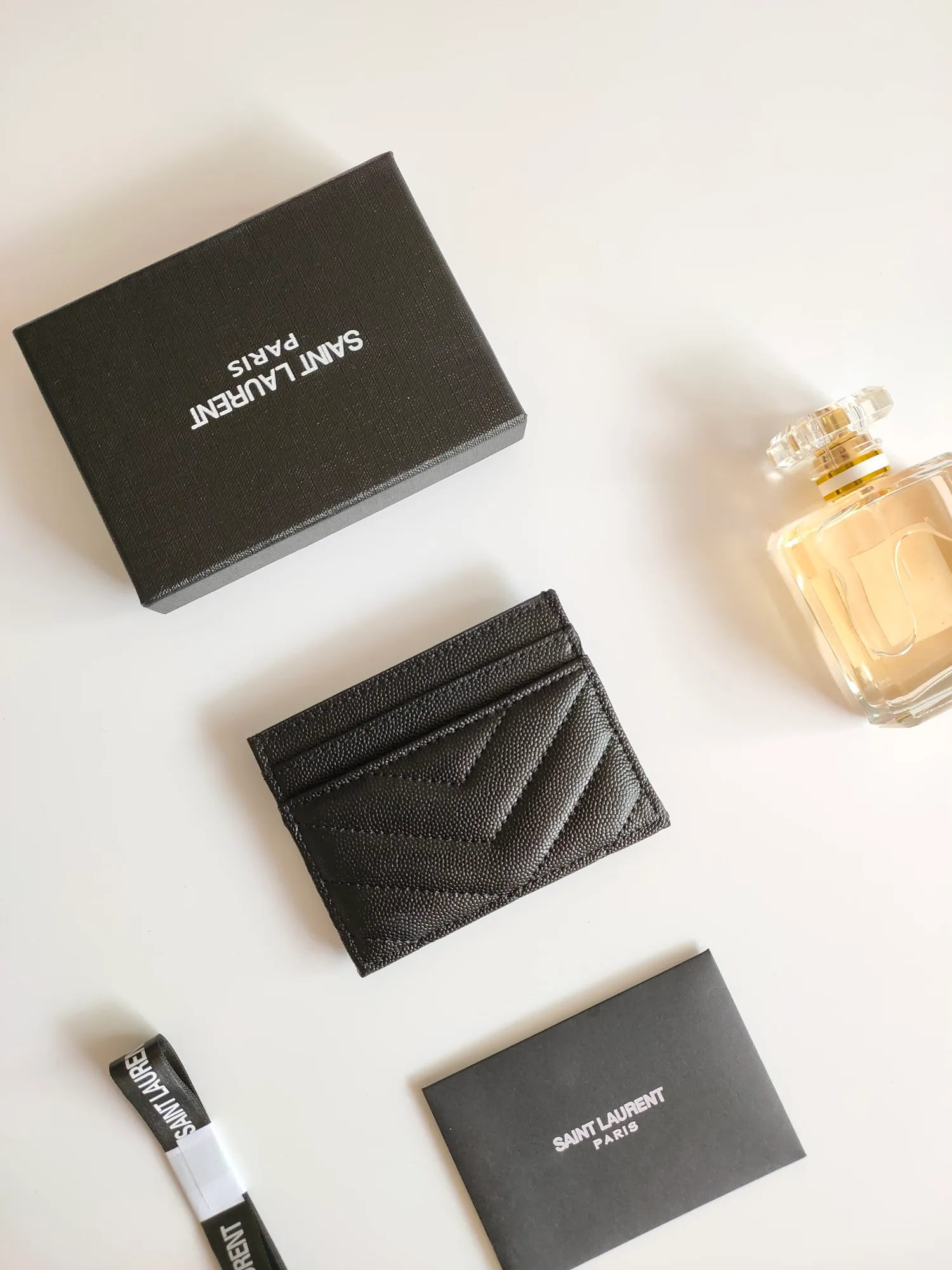 💰110 Yves Saint Laurent new products shipped👉Genuine pickup bag, cowhide ball pattern🎀Sheep pattern microfiber lining, jacquard stitching genuine leather credit card holder, metal interlocking YSL logo original single pair hardware, copy details😋Style number: 423291😎Size: 10.5×7.5×0.5cm