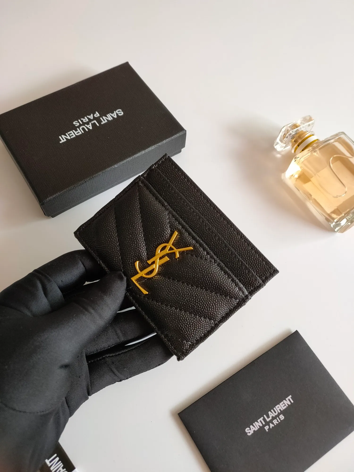 💰110 Yves Saint Laurent new products shipped👉Genuine pickup bag, cowhide ball pattern🎀Sheep pattern microfiber lining, jacquard stitching genuine leather credit card holder, metal interlocking YSL logo original single pair hardware, copy details😋Style number: 423291😎Size: 10.5×7.5×0.5cm