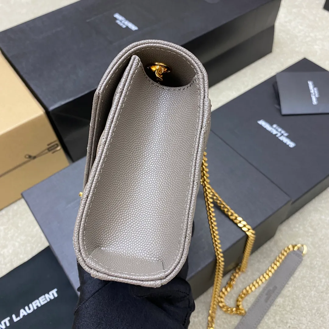 Gray ball pattern/gold 🌈The new Envelope small caviar is made of top-grade imported cowhide with pressed caviar pattern, which is stunningly beautiful💋Classic is eternal‼ ️Versatile beyond imagination, elegant and fashionable all in one! The workmanship details are impeccable👍20220680 Model: 600915 [Original leather] Size: 21x13x6cm