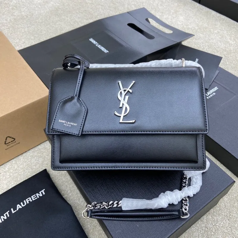 💰1500 Black hand-rubbed/white steel 🌈𝑺𝒖𝒏𝒔𝒆𝒕 𝟮𝟮𝒄𝒎#Classic cowhide hand-rubbed postman shoulder crossbody bag! Original leather version! High quality genuine leather, genuine mold opening hardware, pursue every detail, and strive to be infinitely close to genuine! 20210750 Size: 22x8x16cm Model: 442906 [Original leather]