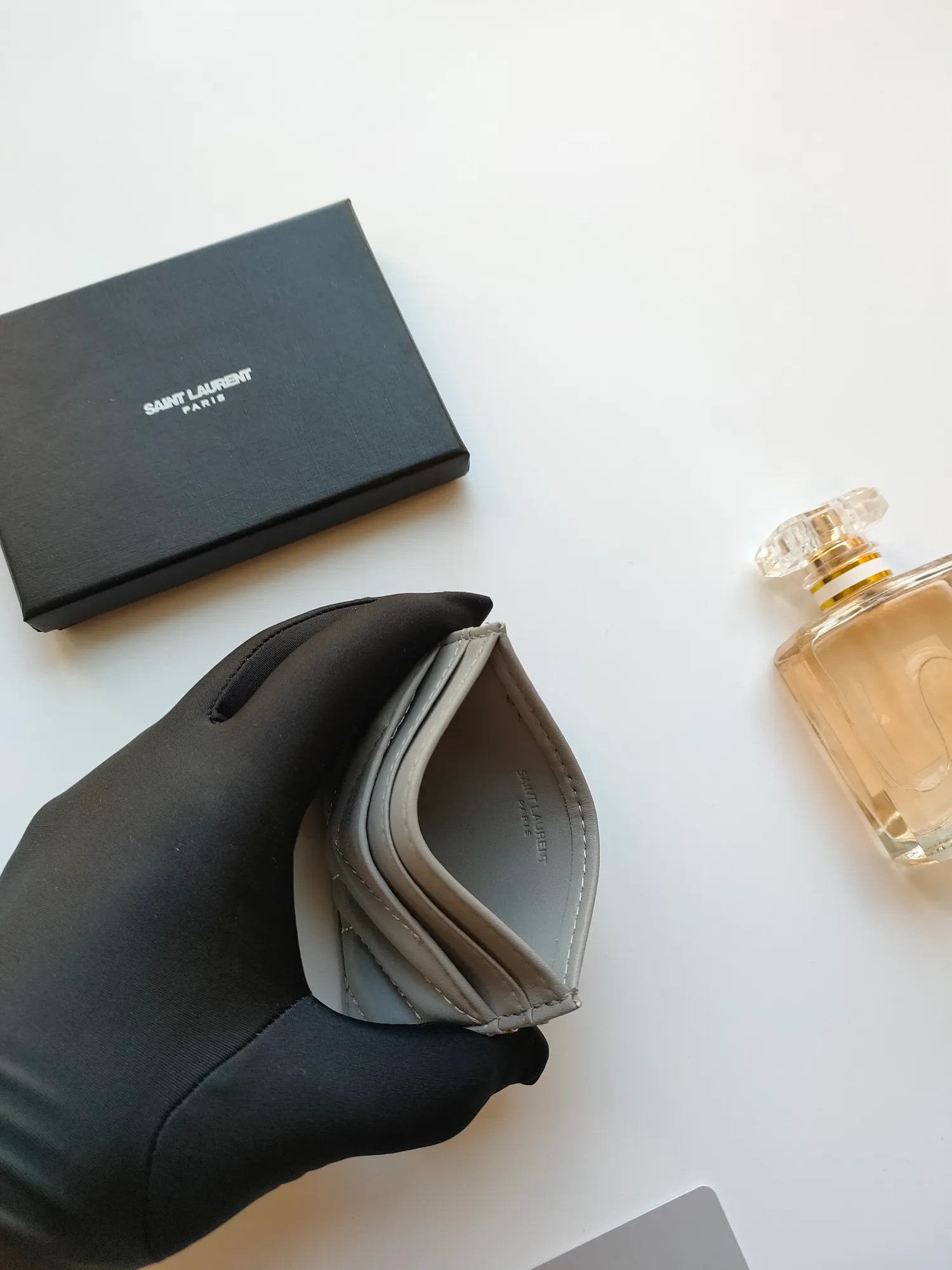 💰90 Yves Saint Laurent new product shipped 👉 Genuine pickup bag 🎀 Jacquard embossed stitching cowhide credit card holder, YSL logo hot stamping, copy details 😋 Style number: 705218 😎 Size: 10.5×7.5cm