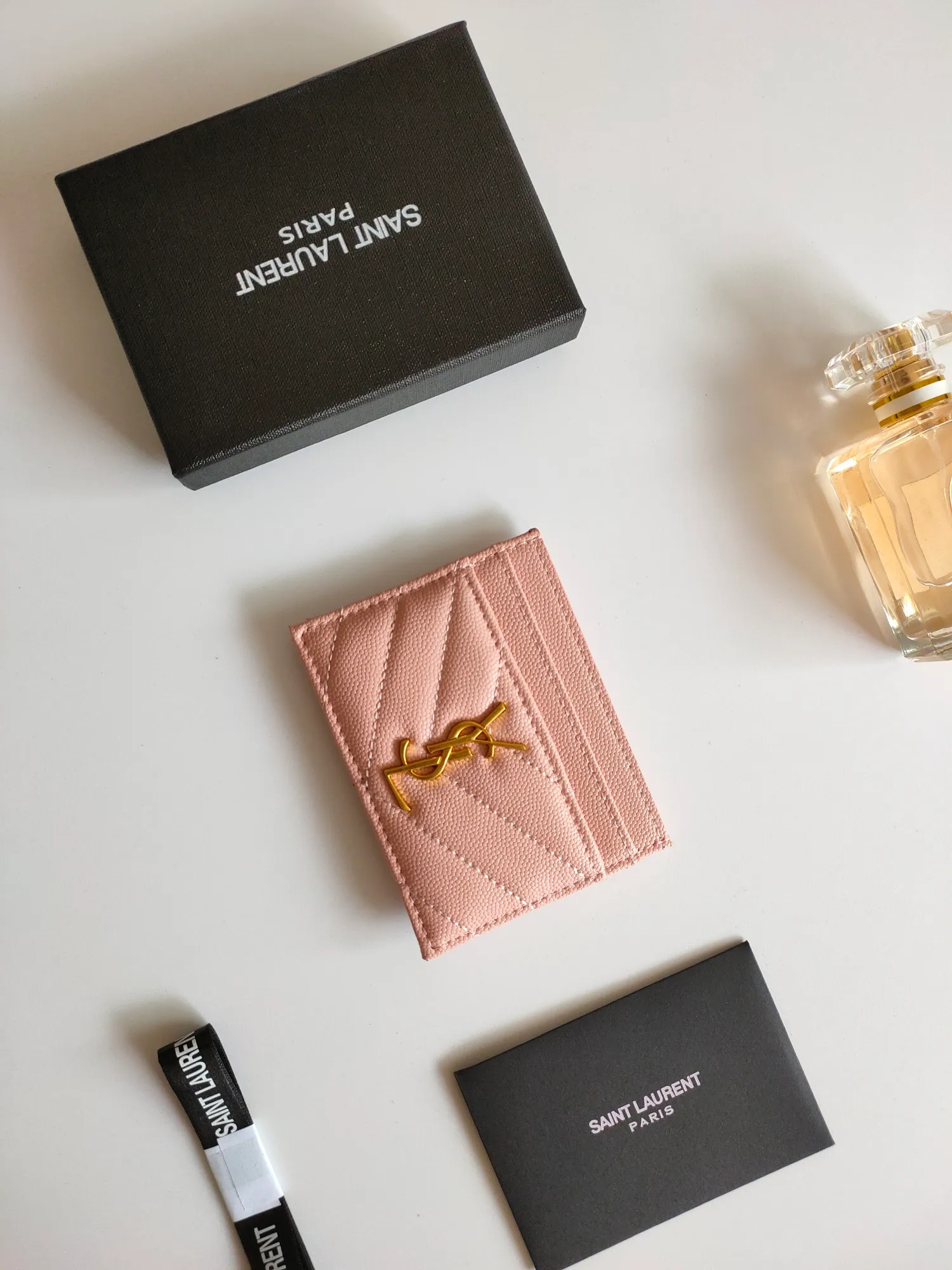 💰110 Yves Saint Laurent new products shipped👉Genuine pickup bag, cowhide ball pattern🎀Sheep pattern microfiber lining, jacquard stitching genuine leather credit card holder, metal interlocking YSL logo original single pair hardware, copy details😋Style number: 423291😎Size: 10.5×7.5×0.5cm