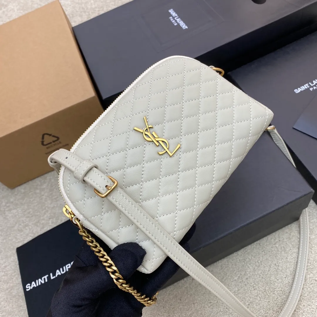 White sheepskin/gold 🌈YSL's new GABY quilted sheepskin chain shell bag, equipped with classic YSL logo, soft original sheepskin material, adjustable chain length: 57cm, light bronze metal hardware, sheepskin lining👍20220650 Model: 733667 [original leather] Size: 13x9x3.5cm