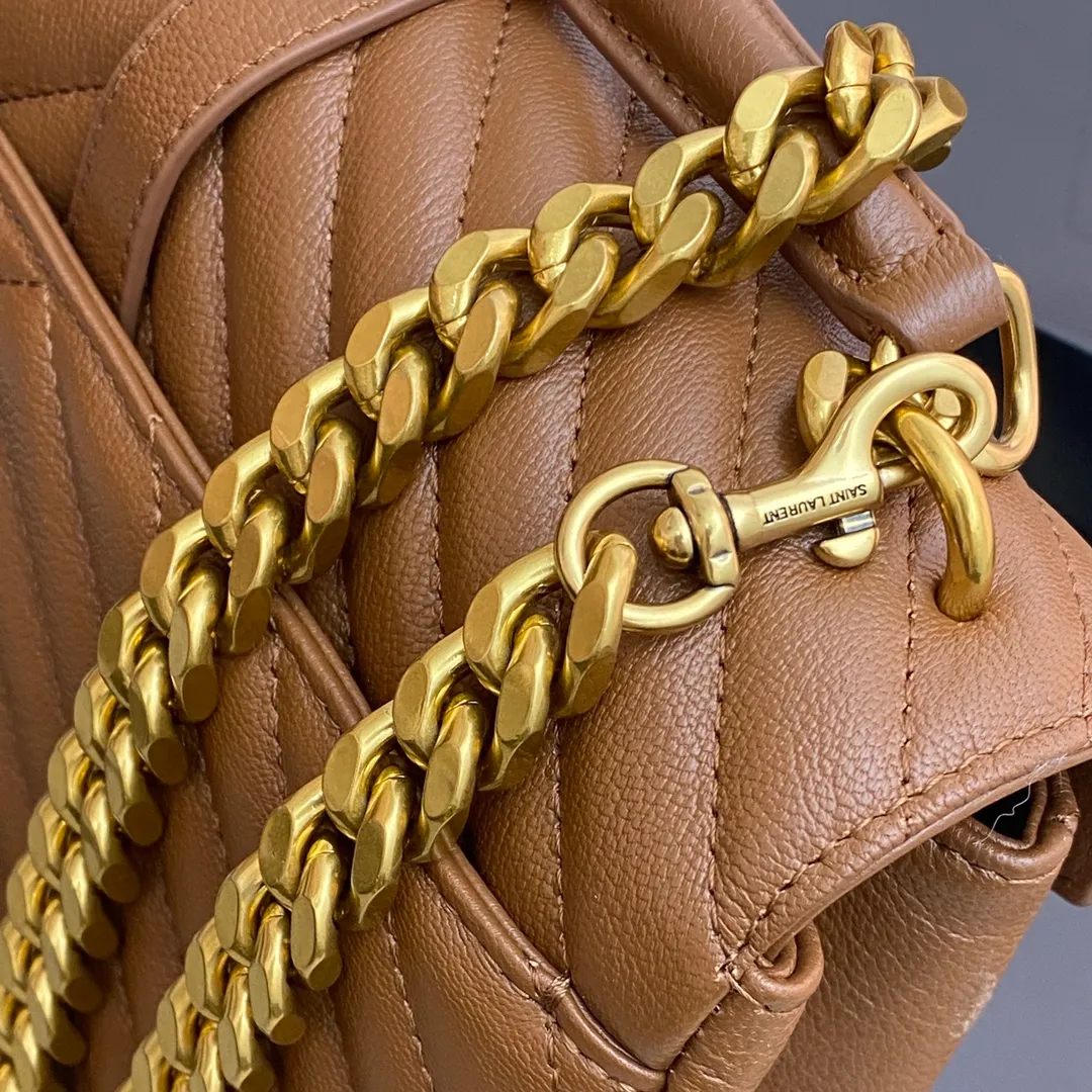 Caramel goatskin/antique gold 🌈1000-year-old messenger bag, a street photography artifact 👍The preferred style of many celebrities and Hollywood goddesses. It looks good no matter how you wear it, and it doesn’t feel out of place. It looks casual and handsome when paired with casual wear. It looks elegant and luxurious when paired with formal wear. It is a bag that can be carried on any occasion! ! This year’s in bag must be you 😎20230750 Model: 392737 [original leather] Size: 24x17x6cm