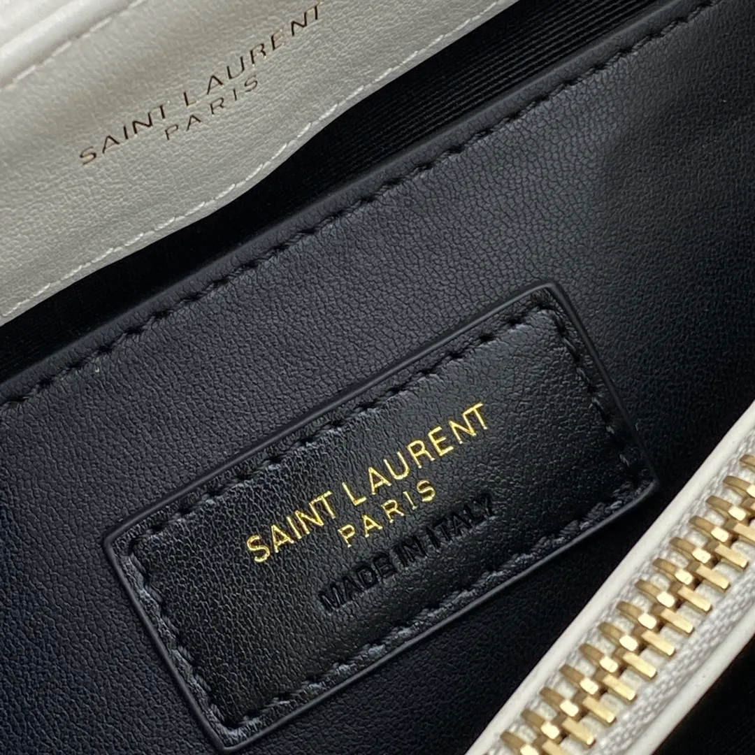 White plain leather/gold 🌈The best-selling YSL LOULOU medium long envelope satchel, classic soft shape front flap bag with metal linked YSL logo, metal and leather chain shoulder straps and Y-shaped stitching SLP upgraded version of the flip messenger bag, made of top calfskin 👍Casual and fashionable matching, showing a high-end atmosphere💋The shoulder straps can be combined into two to be carried on the shoulder, or can be carried cross-body! 20220820 Model: 392277 [original leather] Size: 25x17x9cm