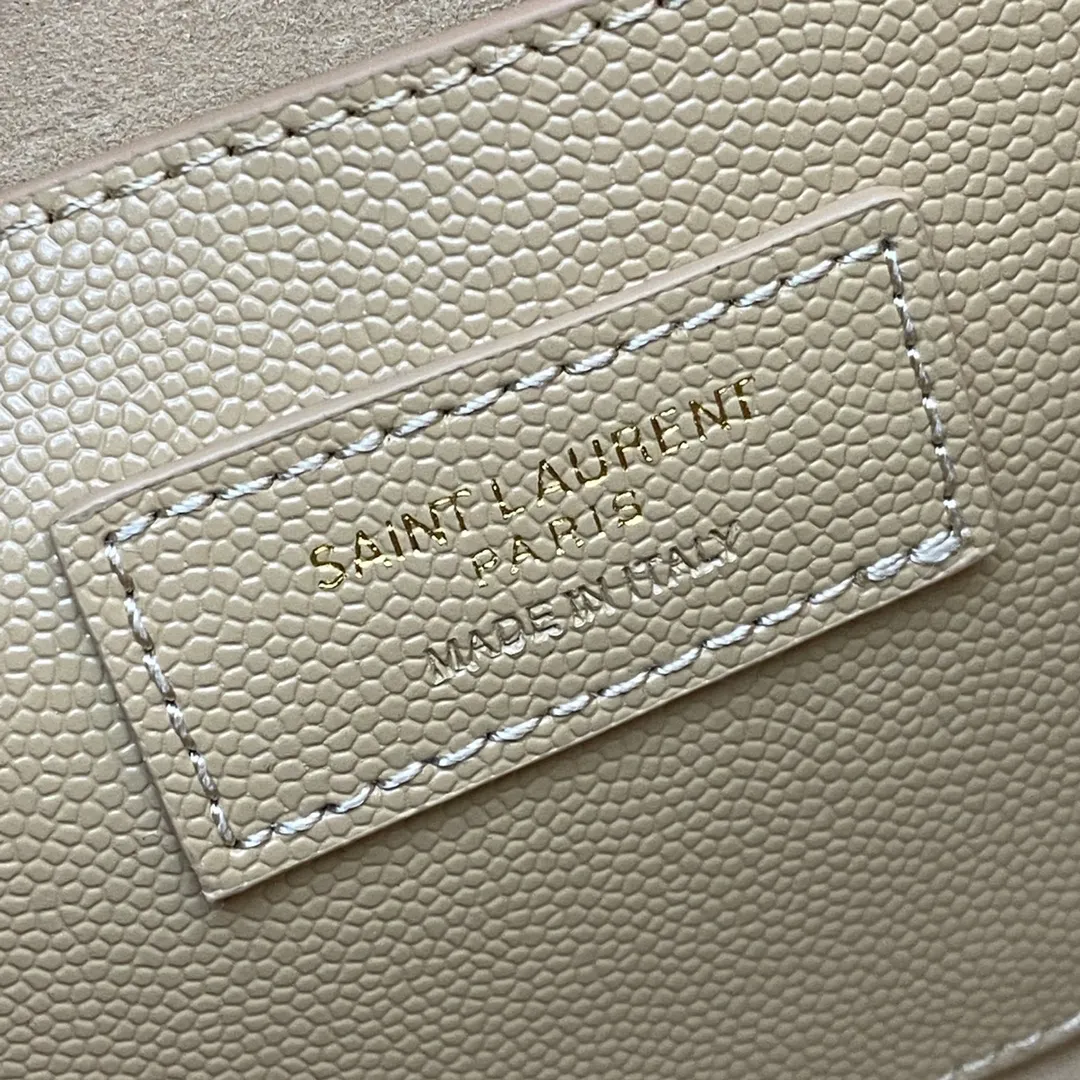 💰1300 ball pattern apricot/gold buckle 🌈Y’s most classic style Kate crocodile pattern chain crossbody bag! A versatile style that is a must-have in every girl’s wardrobe! High-quality original crocodile embossed cowhide, wear-resistant and scratch-resistant, no need to take special care of it💫Believe me, kate is definitely an eternal classic. No Y family tassel bag would dare to call itself fashionable👍20210650 Model: 377829 [original leather] Size: 24*14.5*5.5cm