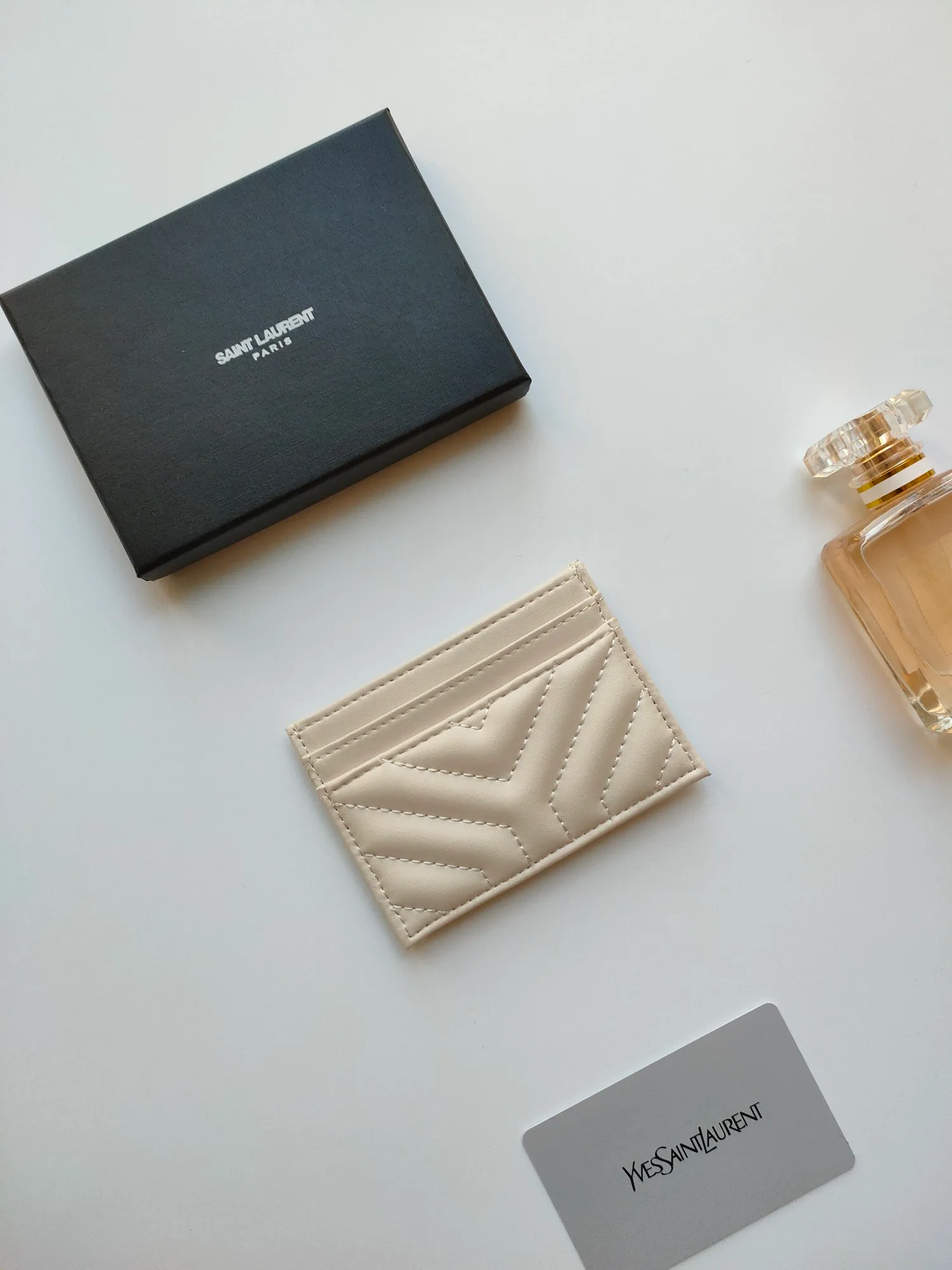 💰90 Yves Saint Laurent new product shipped 👉 Genuine pickup bag 🎀 Jacquard embossed stitching cowhide credit card holder, YSL logo hot stamping, copy details 😋 Style number: 705218 😎 Size: 10.5×7.5cm
