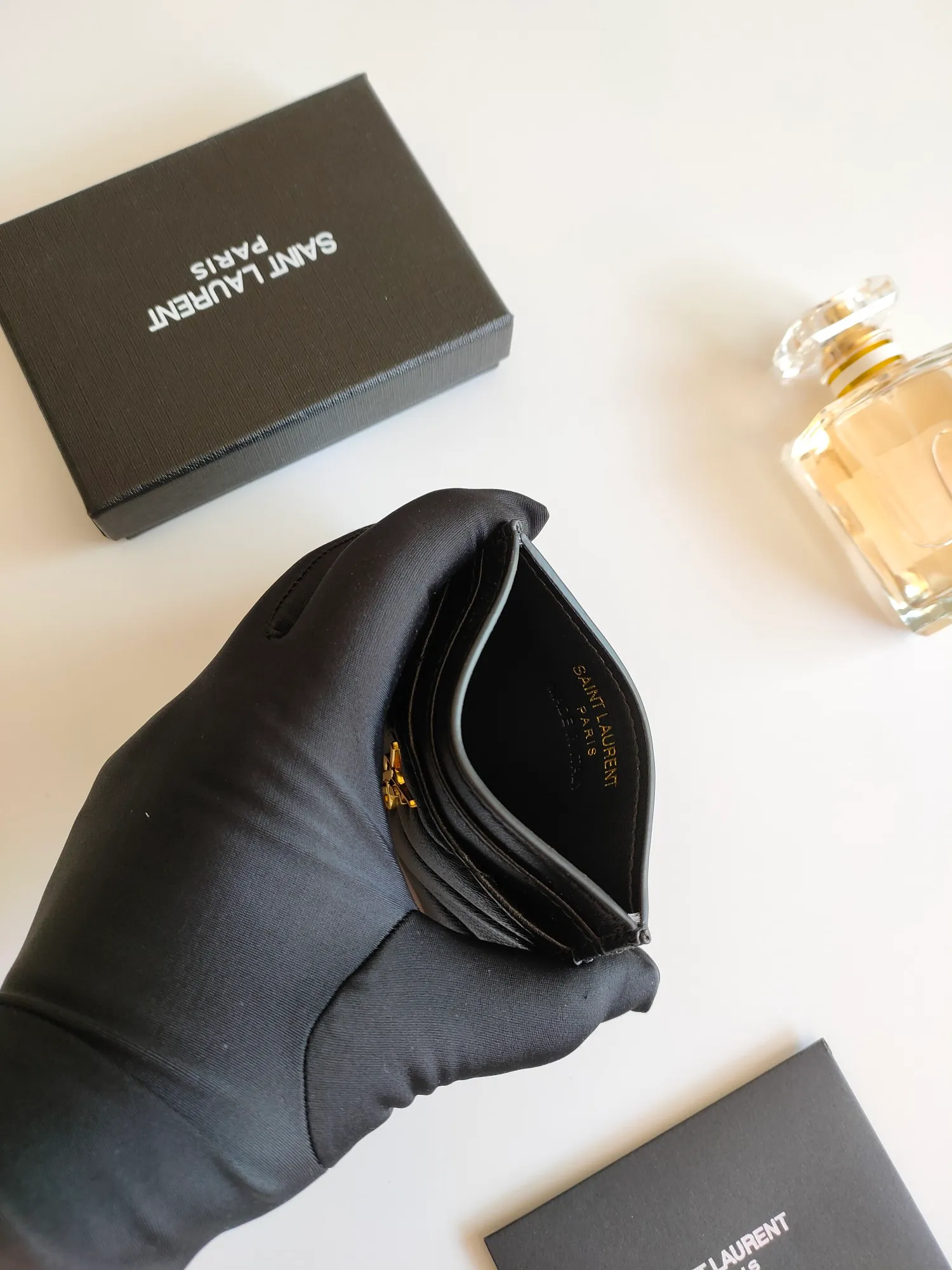 💰90 Saint Laurent new product shipped👉Genuine pickup bag, 🎀Sheep pattern microfiber lining, jacquard embossed stitching sheepskin credit card holder, metal interlocking YSL logo original single-pair hardware, replica details😋Style number: 423291😎Size: 10.5×7.5×0.5cm