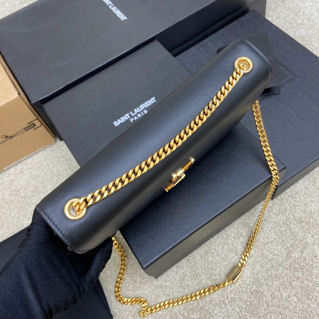 💰1260 South African black leather/gold buckle [original leather] 🌈Y’s most classic style Kate chain crossbody bag! A versatile style that is a must-have in every girl’s wardrobe! High-quality original South African cowhide, wear-resistant and scratch-resistant, no need to take special care of it💫Believe me, kate is definitely an eternal classic. No one would dare to call themselves fashionable without a Y family tassel bag👍20210630 Model: 354021 Size: 24*14.5*5.5cm