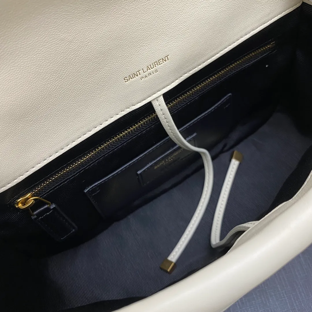 💰1760 milk white sheepskin/gold 🌈JAMIE 4.3 small original sheepskin handbag! Small bag in soft nappa leather with CARRE RIVE GAUCHE webbed topstitching. Lightweight and compact, with an adjustable sliding shoulder strap, it can be worn in a variety of ways. The bag is designed with a classic retro distressed version. It is very beautiful and fashionable, versatile for commuting, unexpectedly light and very practical! It can be carried by hand, carried on the shoulder or cross-body in various ways! An absolute must-have item! 20230880 Model: 763475 [original leather] Size: 26×15×7cm