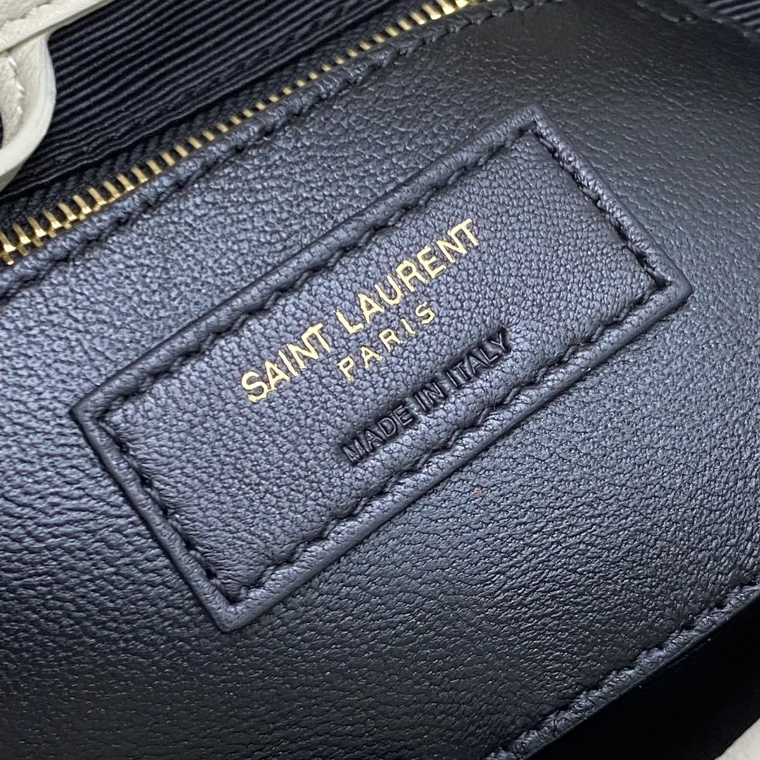 💰1760 milk white sheepskin/gold 🌈JAMIE 4.3 small original sheepskin handbag! Small bag in soft nappa leather with CARRE RIVE GAUCHE webbed topstitching. Lightweight and compact, with an adjustable sliding shoulder strap, it can be worn in a variety of ways. The bag is designed with a classic retro distressed version. It is very beautiful and fashionable, versatile for commuting, unexpectedly light and very practical! It can be carried by hand, carried on the shoulder or cross-body in various ways! An absolute must-have item! 20230880 Model: 763475 [original leather] Size: 26×15×7cm
