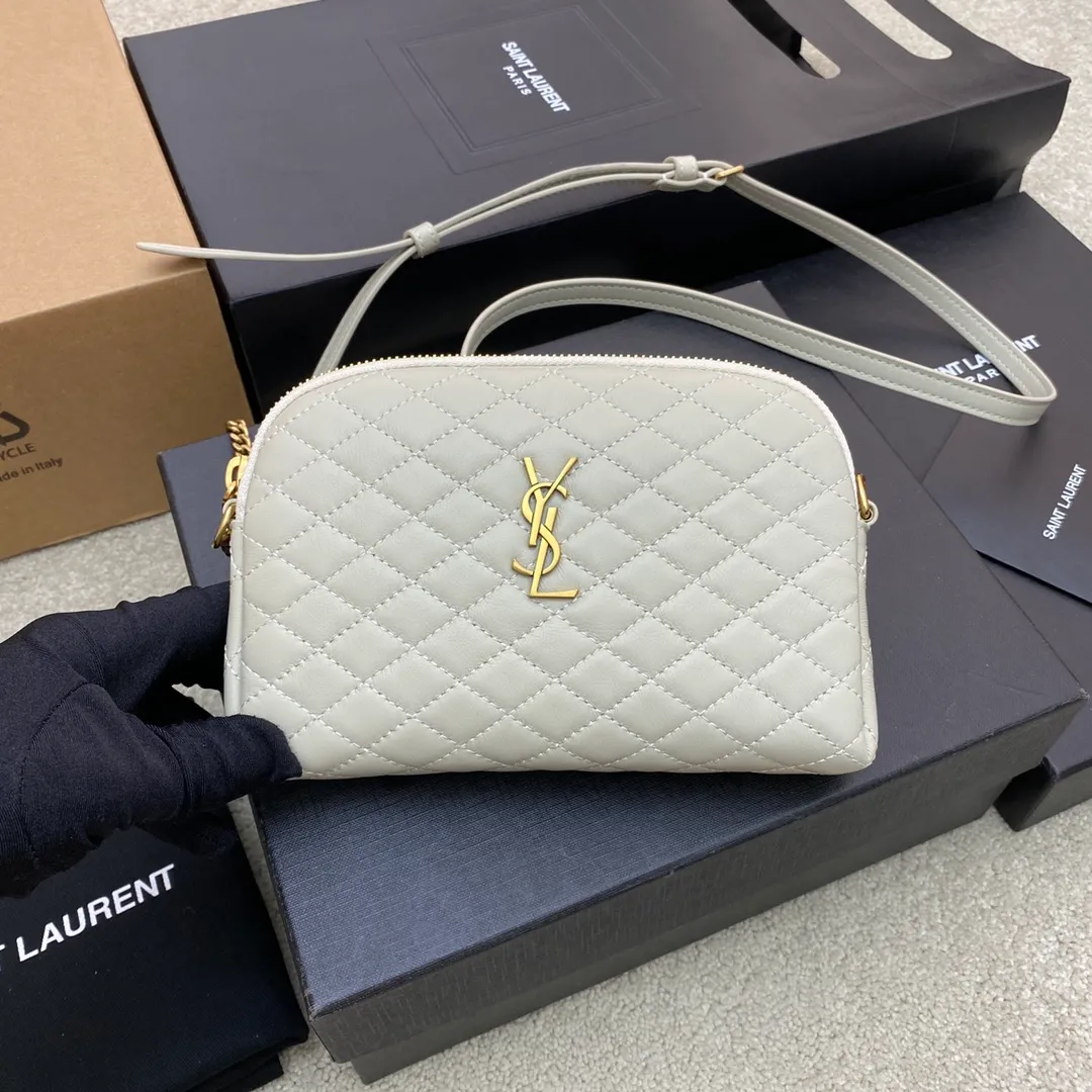 White sheepskin/gold 🌈YSL's new GABY quilted sheepskin chain shell bag, equipped with classic YSL logo, soft original sheepskin material, adjustable chain length: 57cm, light bronze metal hardware, sheepskin lining👍 Model: 733667 [original leather] Size: 13x9x3.5cm🌺🌺🌺6572090