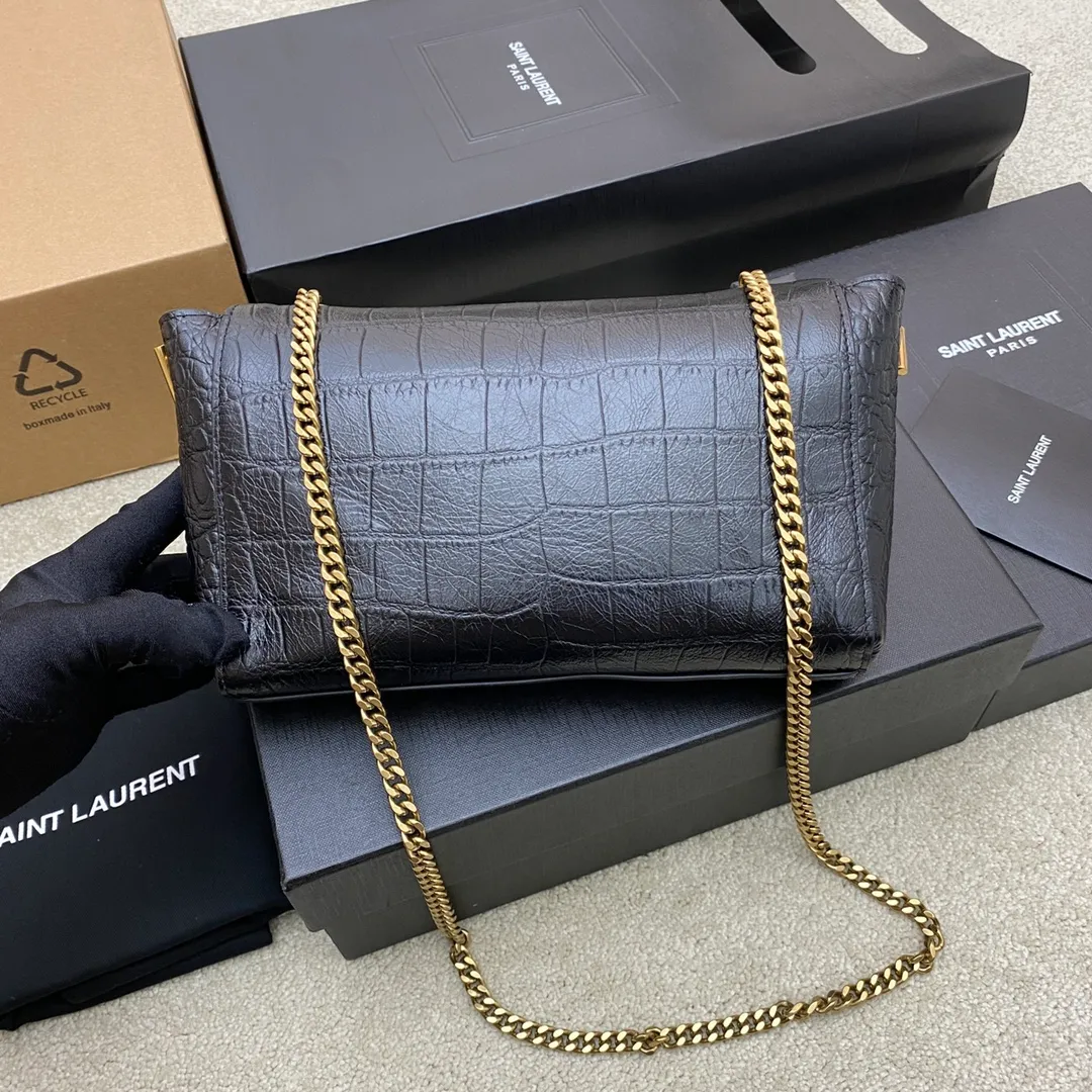 Black crocodile velvet double-sided/gold (small size) 🌈New size small 22CM arrived! 𝐊𝐚𝐭𝐞_Reversible suede & plain leather, buying one bag is equivalent to owning two bags, a great deal_Eternal classic kate, no need to worry about it becoming outdated, a style that can be used all year round, use plain leather in spring and summer, and use suede in autumn and winter! The chain can be removed! 20230780 Model: 712250 [original leather] Size: 22x14.5x6cm