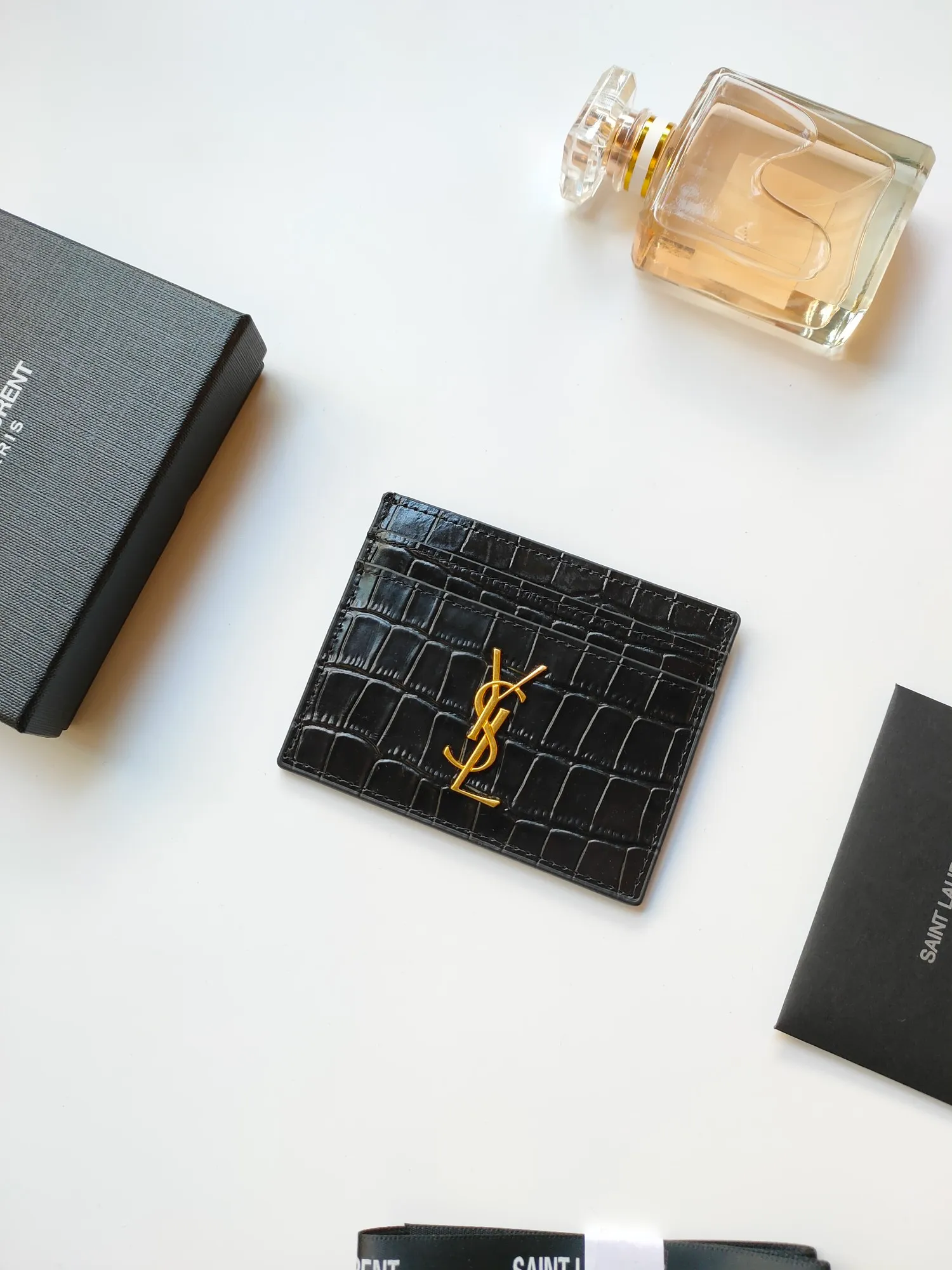 💰90 Yves Saint Laurent new product shipped👉Real pickup bag, 🎀With sheep pattern microfiber lining, crocodile pattern cowhide credit card holder, metal interlocking YSL logo original single-pair hardware, copied details 😋Style number: 423291😎Size: 10.5×7.5×0.5cm