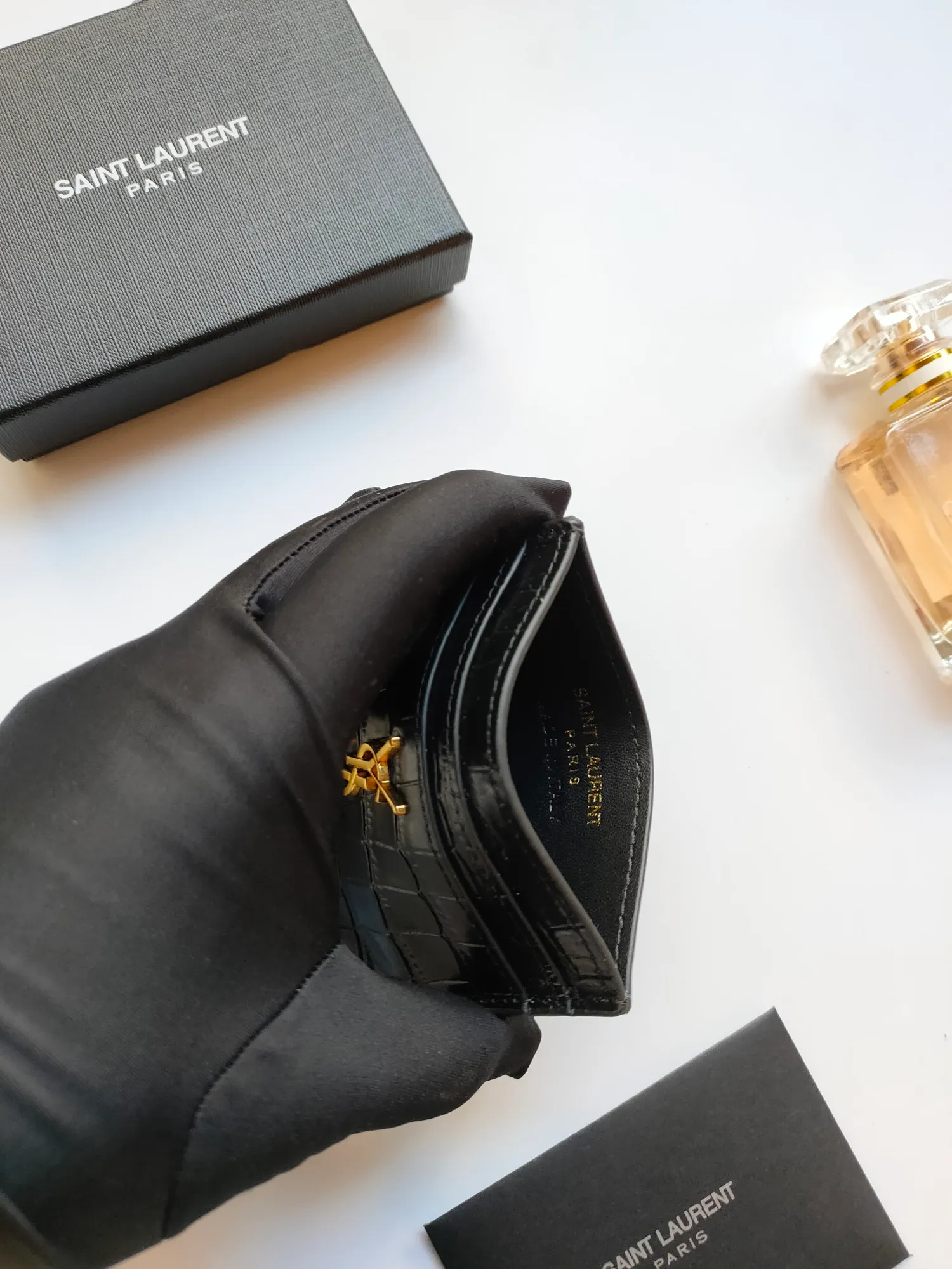 💰90 Yves Saint Laurent new product shipped👉Real pickup bag, 🎀With sheep pattern microfiber lining, crocodile pattern cowhide credit card holder, metal interlocking YSL logo original single-pair hardware, copied details 😋Style number: 423291😎Size: 10.5×7.5×0.5cm