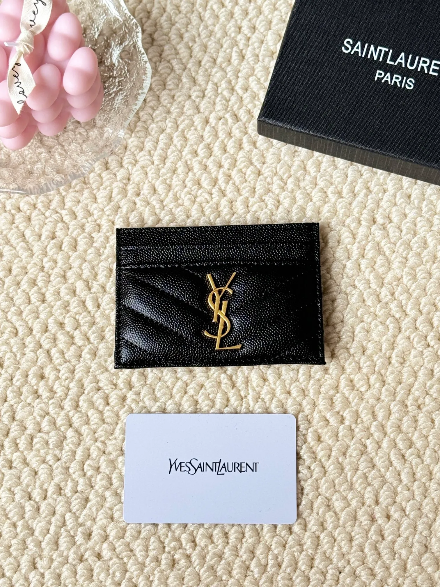💰100 ysl Yves Saint Laurent's most classic genuine card bag, with sheepskin microfiber lining, jacquard embossed stitching sheepskin credit card holder, metal interlocking YSL logo original single-pair hardware, copied details Style number: 423291 Size: 10.5×7.5×0.5cm