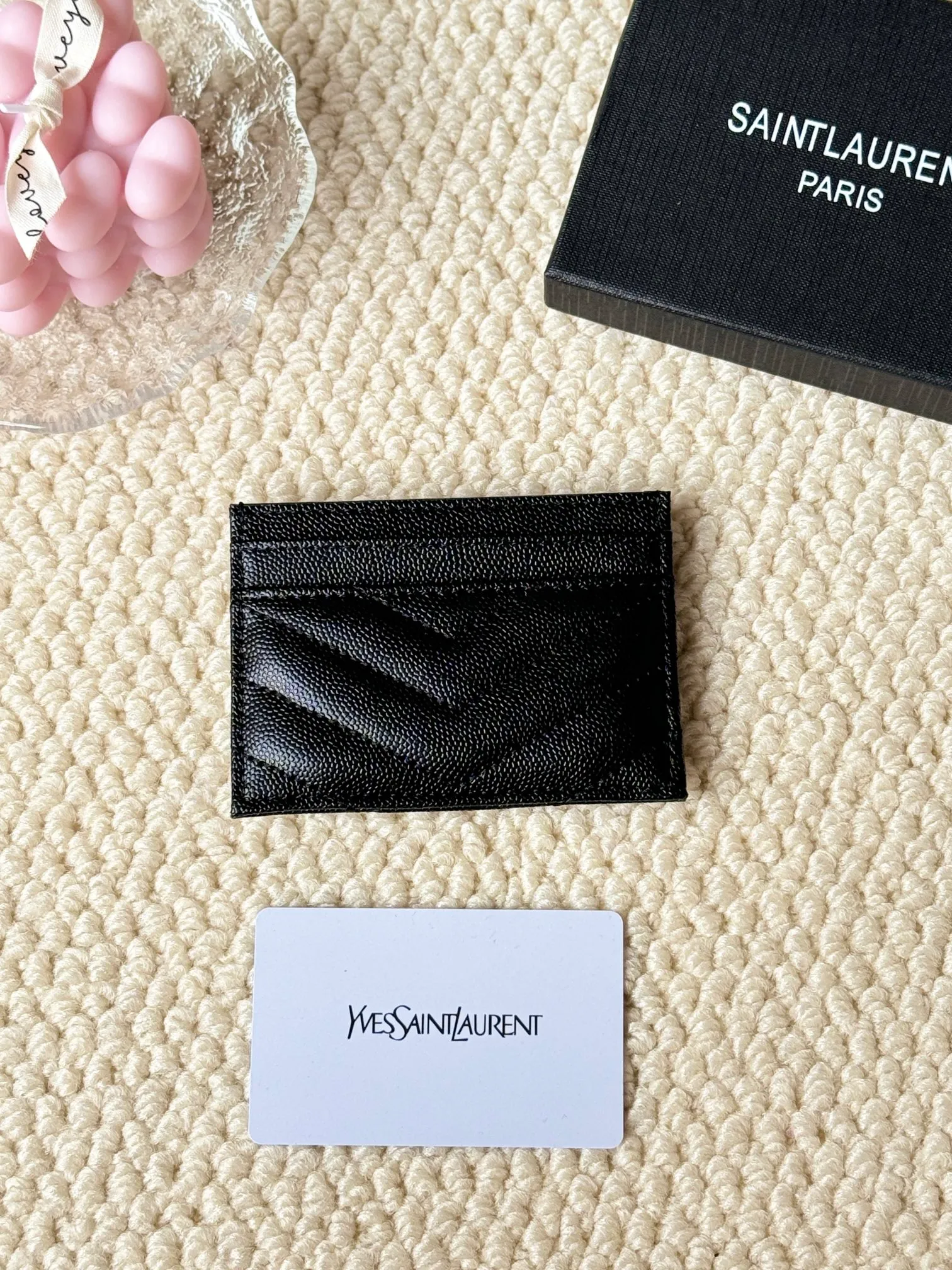 💰100 ysl Yves Saint Laurent's most classic genuine card bag, with sheepskin microfiber lining, jacquard embossed stitching sheepskin credit card holder, metal interlocking YSL logo original single-pair hardware, copied details Style number: 423291 Size: 10.5×7.5×0.5cm