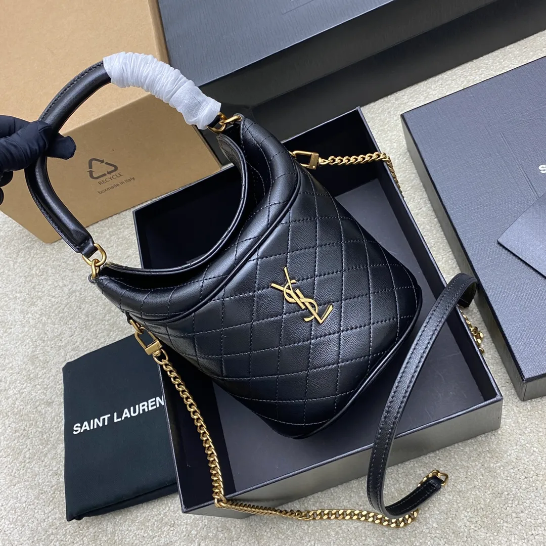 Black sheepskin/gold 🌈YSL Gaby series new bucket bag👑all sheepskin material👍super delicate and cute😘and very light top flip design, higher privacy and security, top handle and detachable chain shoulder strap, you can carry it in more ways, suitable for different occasions, it’s so beautiful👍20240780 Model: 763971 [original leather] Size: 19x17x15cm