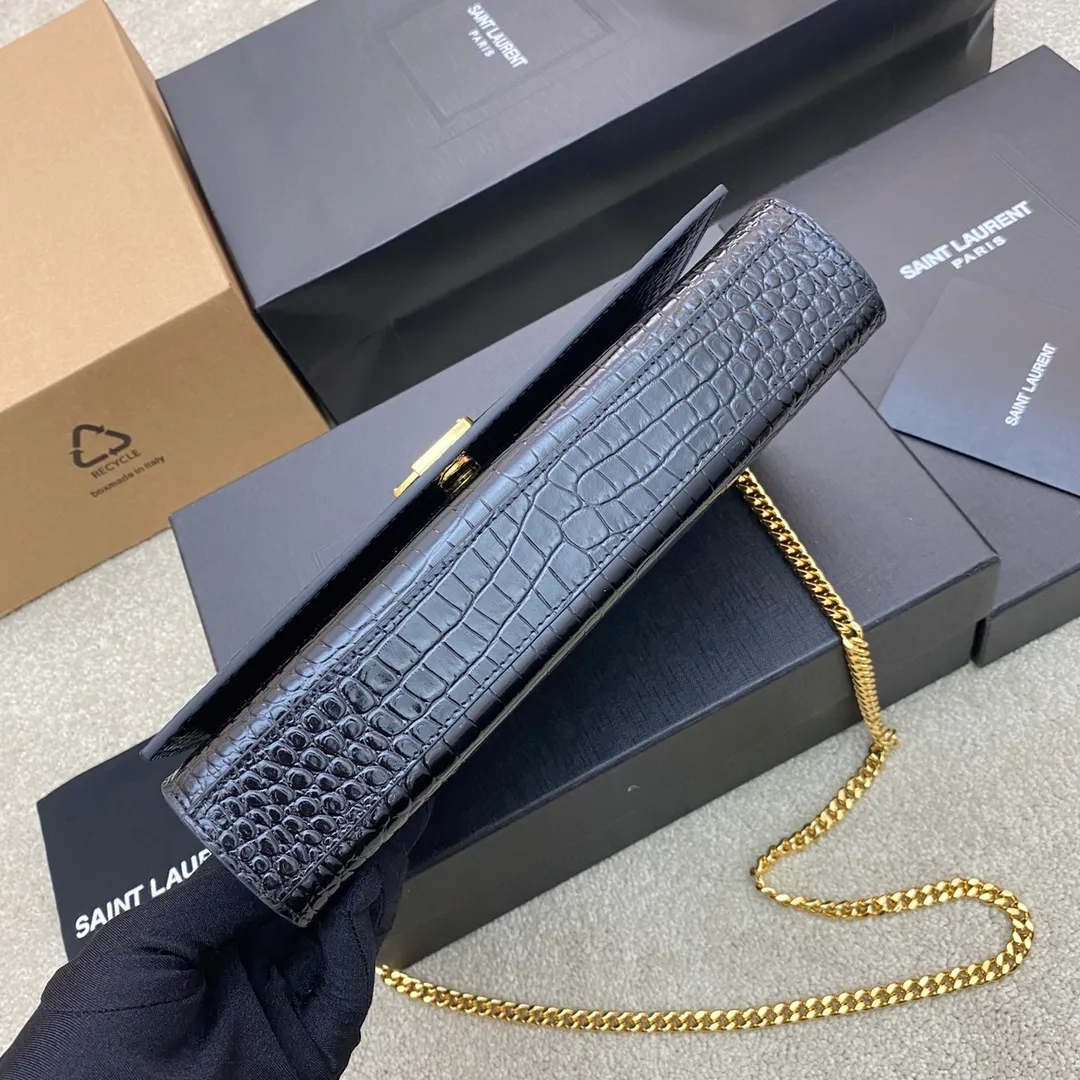 💰1260 Black Crocodile/Gold 🌈Y’s most classic style Kate chain crossbody bag! A versatile style that is a must-have in every girl’s wardrobe! High-quality original South African cowhide, wear-resistant and scratch-resistant, no need to take special care of it💫Believe me, kate is definitely an eternal classic. No one would dare to say they are fashionable without a Y family tassel bag👍20210630 Model: 354021 [original leather] Size: 24*14.5*5.5cm