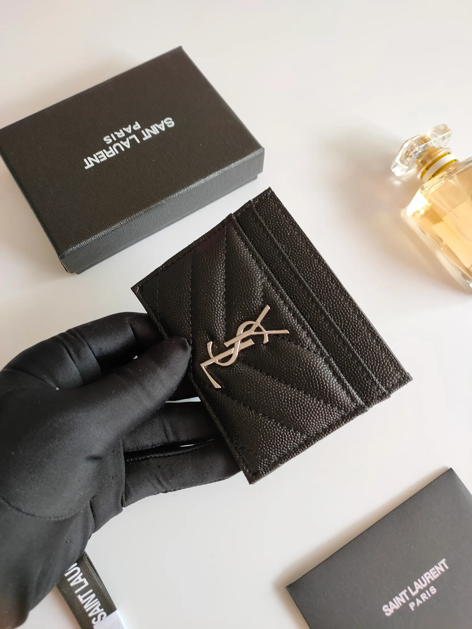 💰110 Yves Saint Laurent new products shipped👉Genuine pickup bag, cowhide ball pattern🎀Sheep pattern microfiber lining, jacquard stitching genuine leather credit card holder, metal interlocking YSL logo original single pair hardware, copy details😋Style number: 423291😎Size: 10.5×7.5×0.5cm