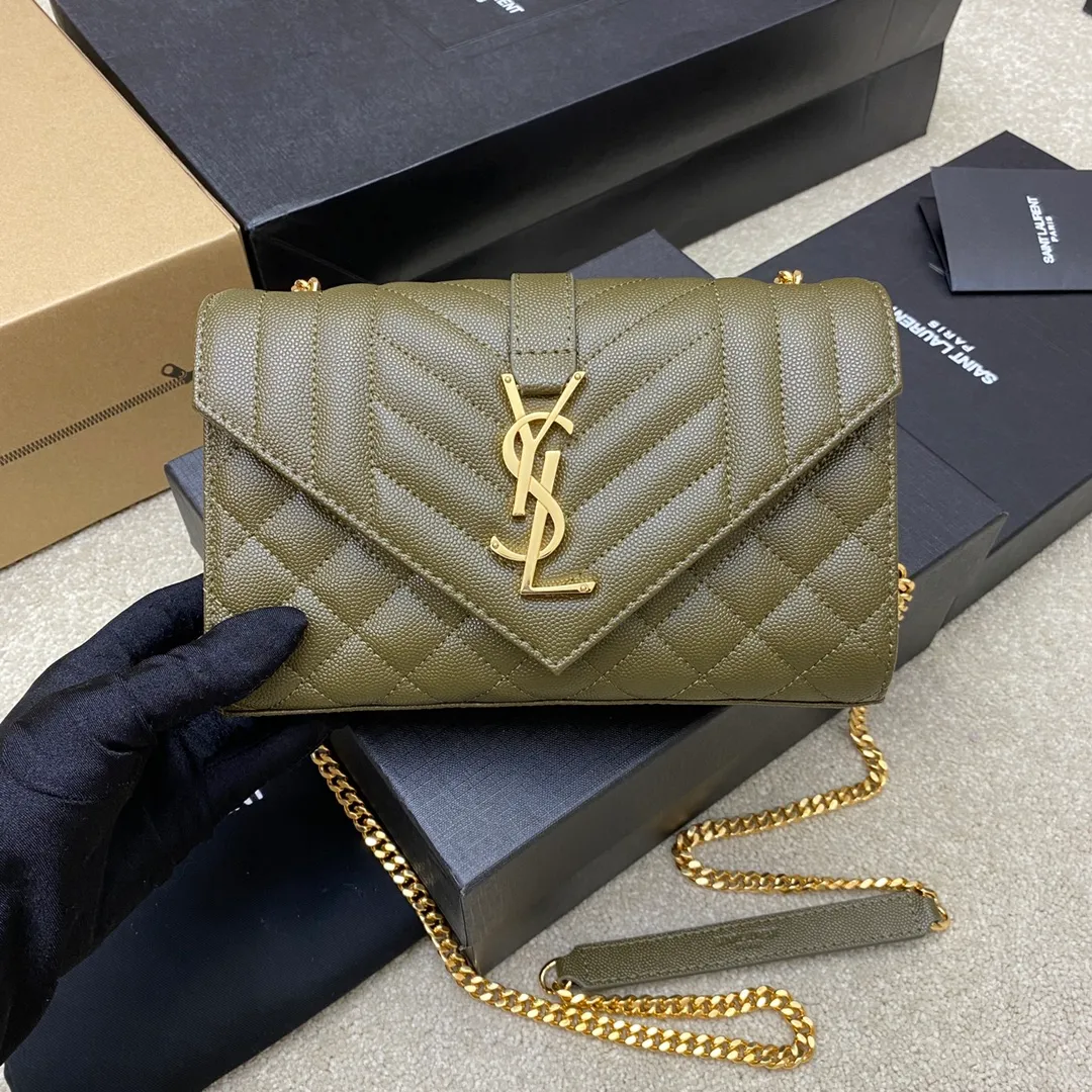 Olive green ball pattern/gold 🌈The new Envelope small caviar is made of top-grade imported cowhide with pressed caviar pattern, which is stunningly beautiful💋Classic is eternal‼ ️Versatile beyond imagination, elegant and fashionable all in one! The workmanship details are impeccable👍20220680 Model: 600915 [Original leather] Size: 21x13x6cm