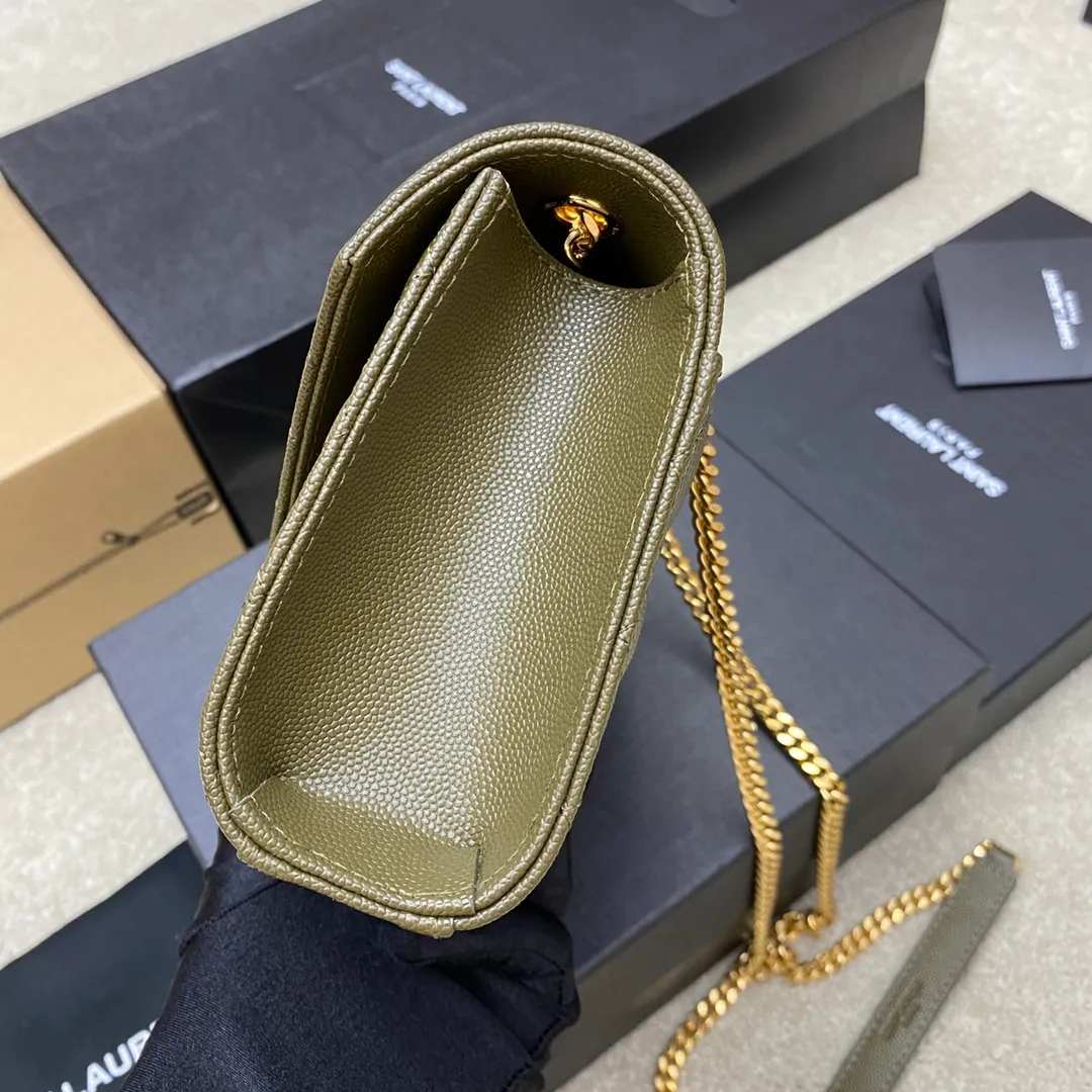 Olive green ball pattern/gold 🌈The new Envelope small caviar is made of top-grade imported cowhide with pressed caviar pattern, which is stunningly beautiful💋Classic is eternal‼ ️Versatile beyond imagination, elegant and fashionable all in one! The workmanship details are impeccable👍20220680 Model: 600915 [Original leather] Size: 21x13x6cm