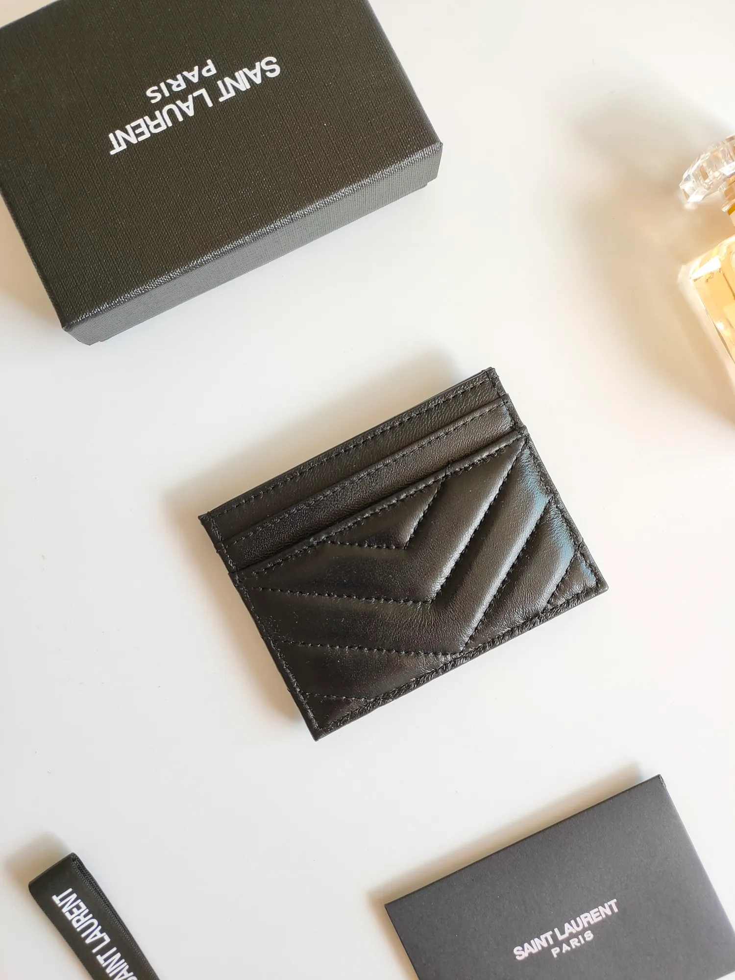 💰110 Yves Saint Laurent new arrivals👉Genuine pickup bag, 🎀Sheep pattern microfiber lining, jacquard embossed stitching sheepskin credit card holder, metal interlocking YSL logo original one-to-one hardware, replicated details😋Style number: 423291😎Size: 10.5×7.5×0.5cm