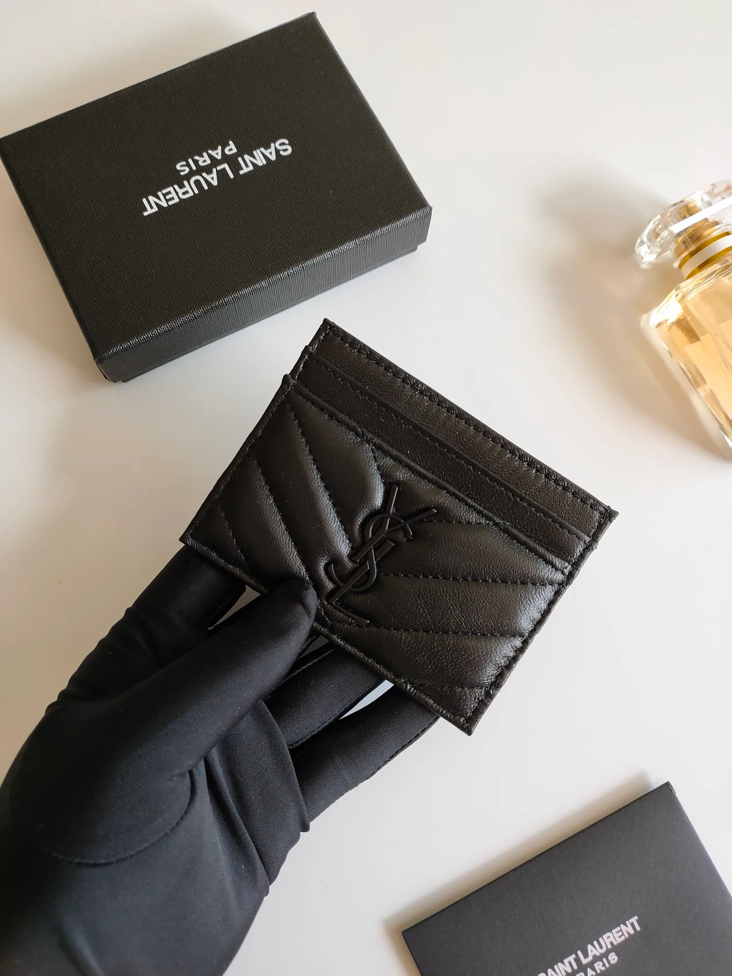 💰110 Yves Saint Laurent new arrivals👉Genuine pickup bag, 🎀Sheep pattern microfiber lining, jacquard embossed stitching sheepskin credit card holder, metal interlocking YSL logo original one-to-one hardware, replicated details😋Style number: 423291😎Size: 10.5×7.5×0.5cm