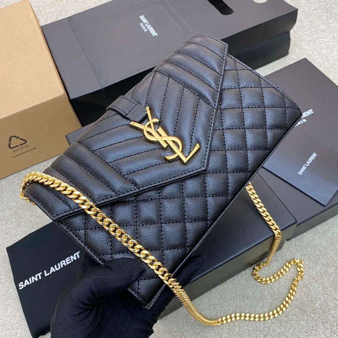 💰1300 black ball pattern/gold buckle 🌈YSL latest ENVELOPE Woc envelope bag ✉️Original caviar ball pattern, engraved inner zipper compartment, can be used as a clutch bag or as a shoulder bag. There are multiple card slots inside. Compact and practical 👍20220650 Model: 620280 [original leather] Size: 22.5x14x4cm