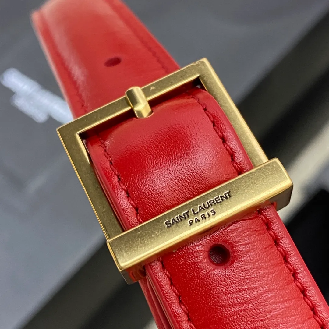 Red plain weave/gold buckle 🌈2022 spring and summer new armpit bag 🔥One of this year’s treasure bags 👍Minimalist shape + metal logo buckle opening and closing design Adjustable shoulder strap Simple, beautiful and high-end feel The bag is light and easy to match The wife is so beautiful✨The bag has sufficient capacity💋20220680 Model: 657228 [Original leather] Size: 24.5*14*6cm