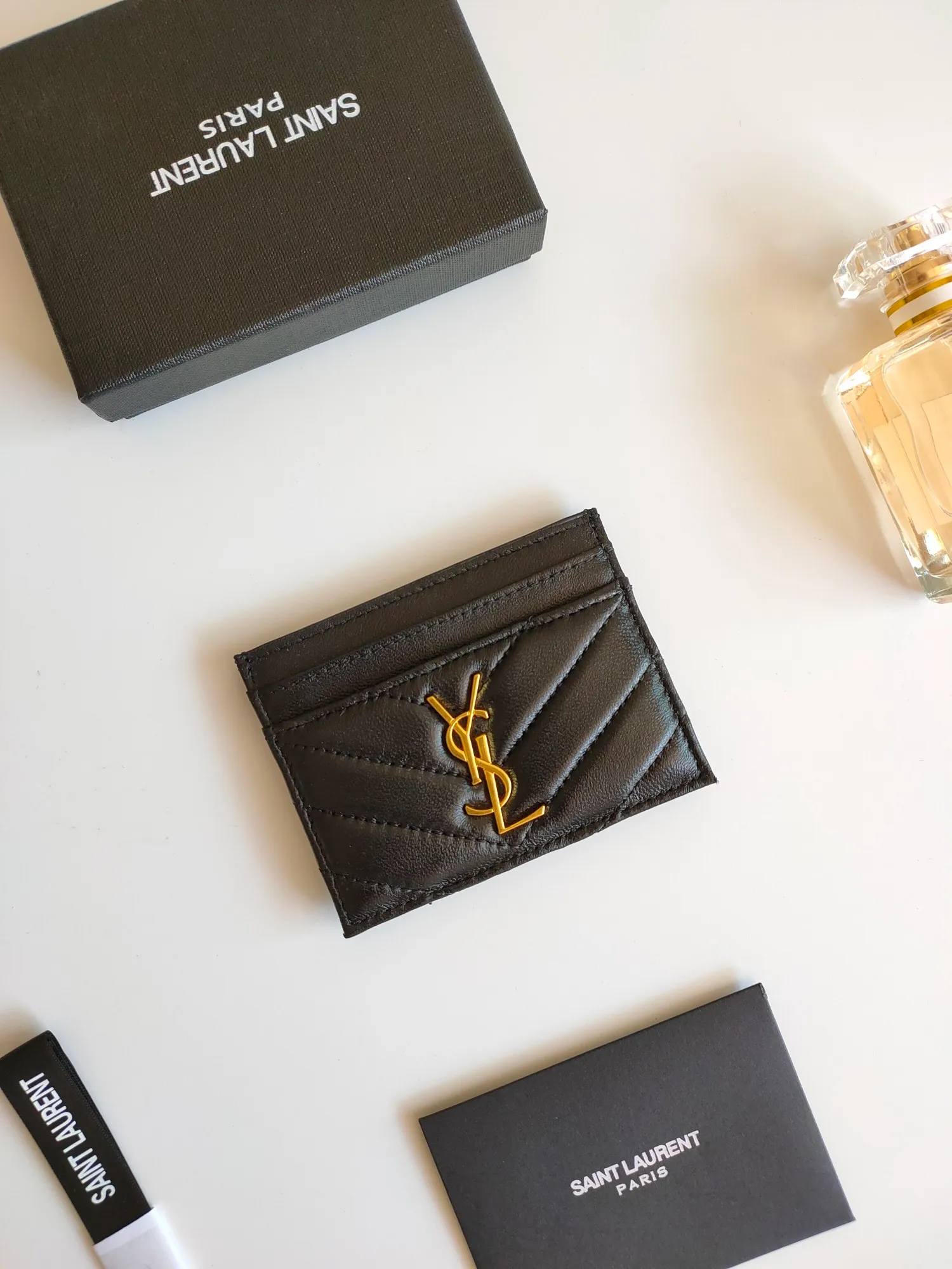 💰110 Yves Saint Laurent new arrivals👉Genuine pickup bag, 🎀Sheep pattern microfiber lining, jacquard embossed stitching sheepskin credit card holder, metal interlocking YSL logo original one-to-one hardware, replicated details😋Style number: 423291😎Size: 10.5×7.5×0.5cm