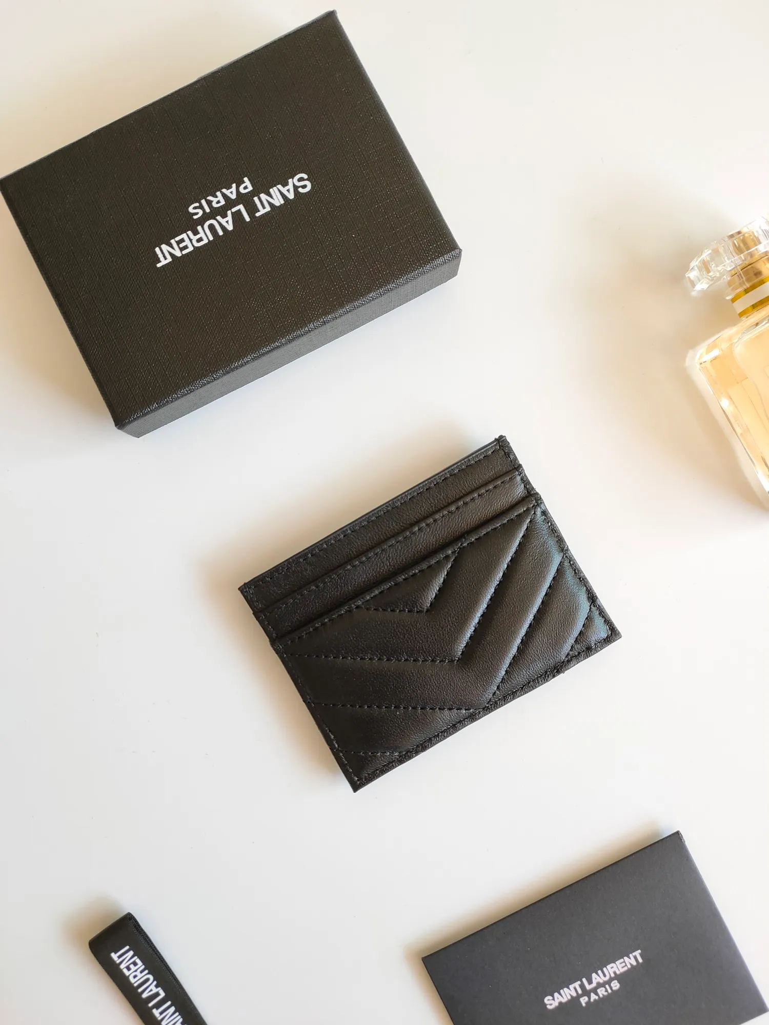 💰110 Yves Saint Laurent new arrivals👉Genuine pickup bag, 🎀Sheep pattern microfiber lining, jacquard embossed stitching sheepskin credit card holder, metal interlocking YSL logo original one-to-one hardware, replicated details😋Style number: 423291😎Size: 10.5×7.5×0.5cm