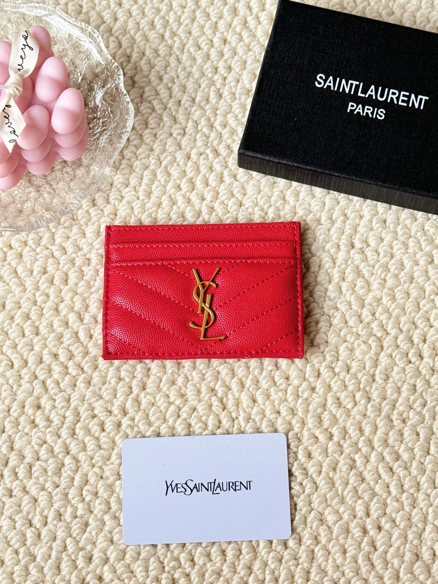 💰100 ysl Yves Saint Laurent's most classic genuine card bag, with sheepskin microfiber lining, jacquard embossed stitching sheepskin credit card holder, metal interlocking YSL logo original single-pair hardware, copied details Style number: 423291 Size: 10.5×7.5×0.5cm