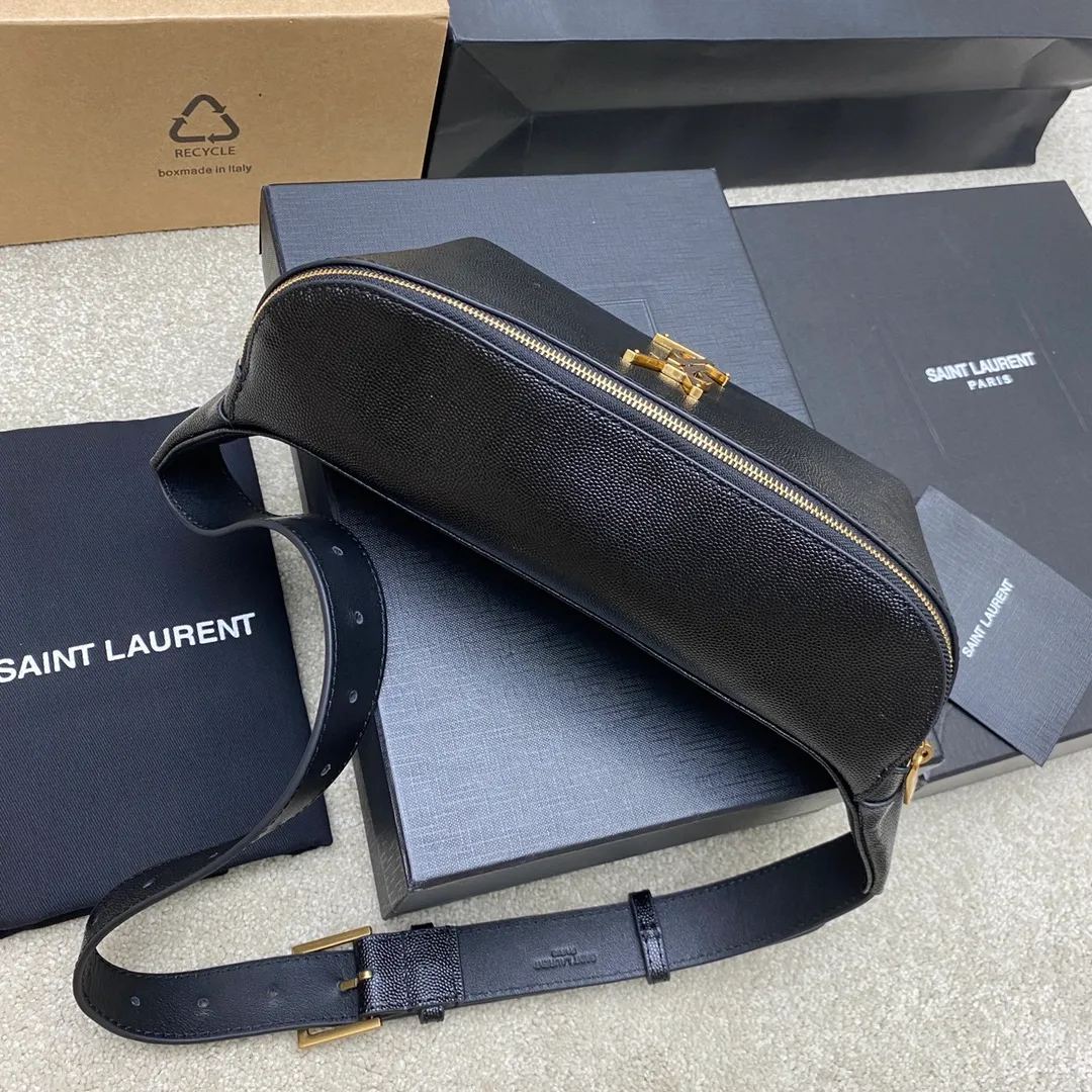 💰1240 black ball pattern/gold (waist bag) 🌈The latest big logo waist bag from Y's counter👑Using high-grade caviar leather pattern, customized exclusive hardware, exclusive to the market😎The shape is the original semi-circular bag body, and the leather shoulder strap is equipped with an adjustment buckle, suitable for both fat and thin! It can also be adjusted into a chest bag or crossbody bag [Celebration], which increases the functionality of the bag! There are no other compartments in the bag except for 3 card slots and a cash slot, so you can use it casually without any constraints👍20240630 Model: 569737 [original leather] Size: 25x14x3.5cm