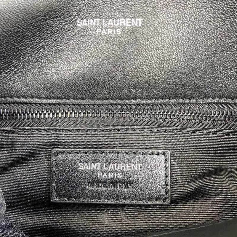 Black sheepskin/black chain hardware 🌈LOULOU PUFFER Medium quilted lambskin bag, made of genuine genuine leather, feels soft and delicate, like embracing clouds☁️💋The classic Y family logo, chain and buttonhole hardware are all made of black chain hardware. The opening of the bag is folded and sealed with a magnetic snap buckle, which has first-class sealing and safety👍20210800 Size: 29x17x11cm Model: 577476 [original leather]