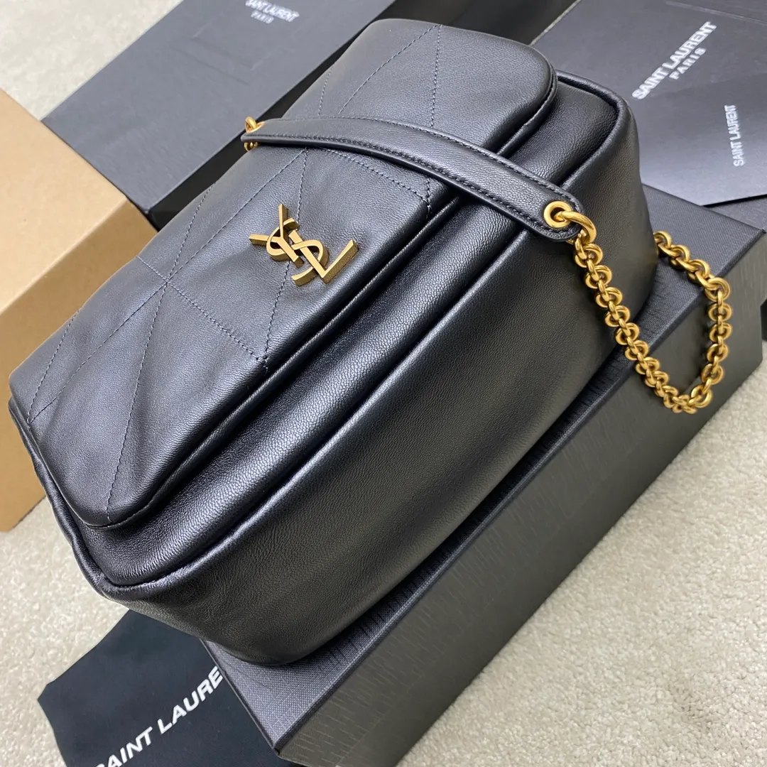 💰1760 black sheepskin/gold 🌈JAMIE 4.3 small original sheepskin handbag! Small bag in soft nappa leather with CARRE RIVE GAUCHE webbed topstitching. Lightweight and compact, with an adjustable sliding shoulder strap, it can be worn in a variety of ways. The bag is designed with a classic retro distressed version. It is very beautiful and fashionable, versatile for commuting, unexpectedly light and very practical! It can be carried by hand, carried on the shoulder or cross-body in various ways! An absolute must-have item! 20230880 Model: 763475 [original leather] Size: 26×15×7cm