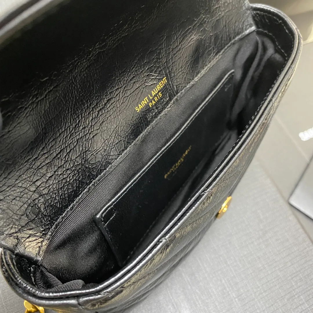 💰1180 waxed black leather/antique gold 🌈New College glossy crackle mini messenger bag😘Multi-functional item equipped with top handle and detachable leather spliced ​​chain long shoulder strap, classic and more casual, with various concave shapes, recommended for everyone! The retro waxed leather is really super nice👍20230590 Style number: 779430 [original leather] Size: 20x13x3cm